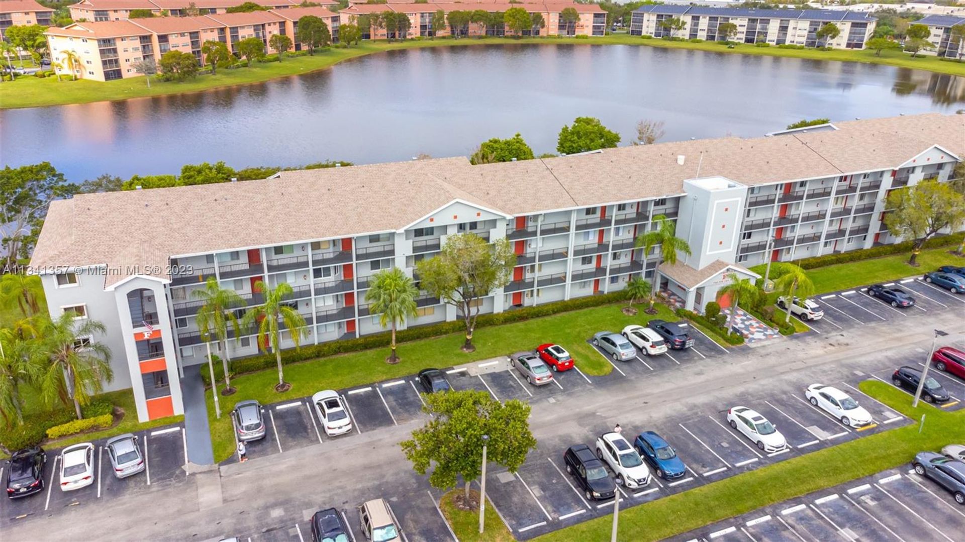 Condominio en Pembroke Pines, Florida 11621727