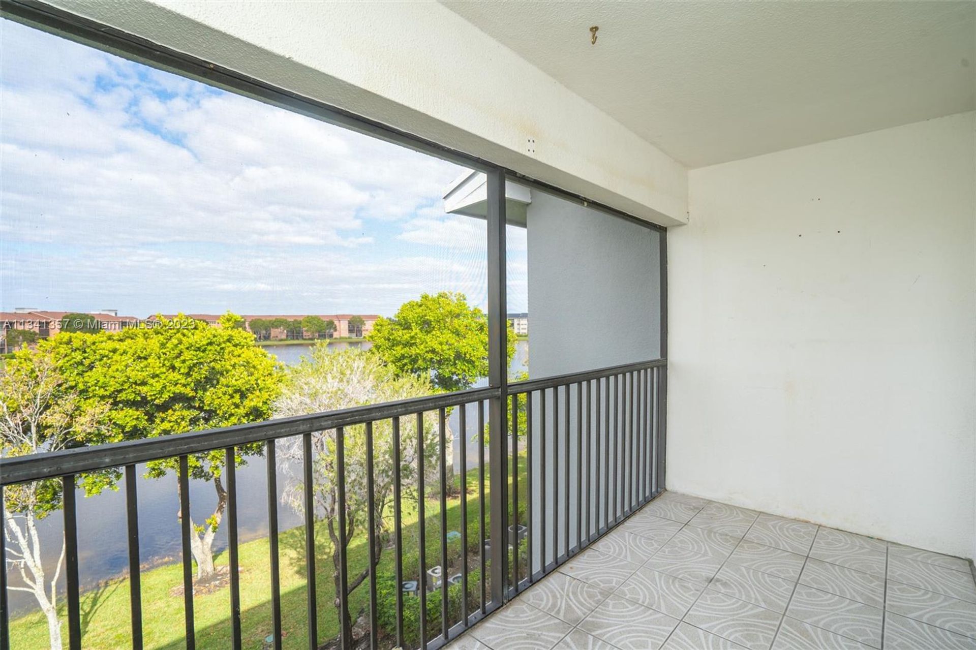 Condominio en Pembroke Pines, Florida 11621727