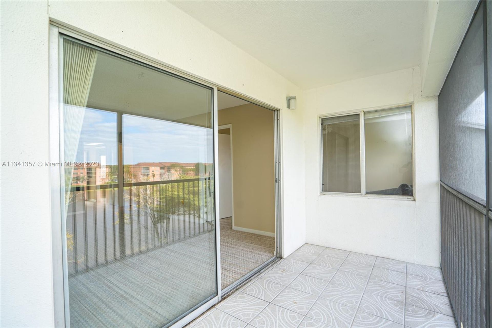 Condominio nel Pembroke Pines, Florida 11621727