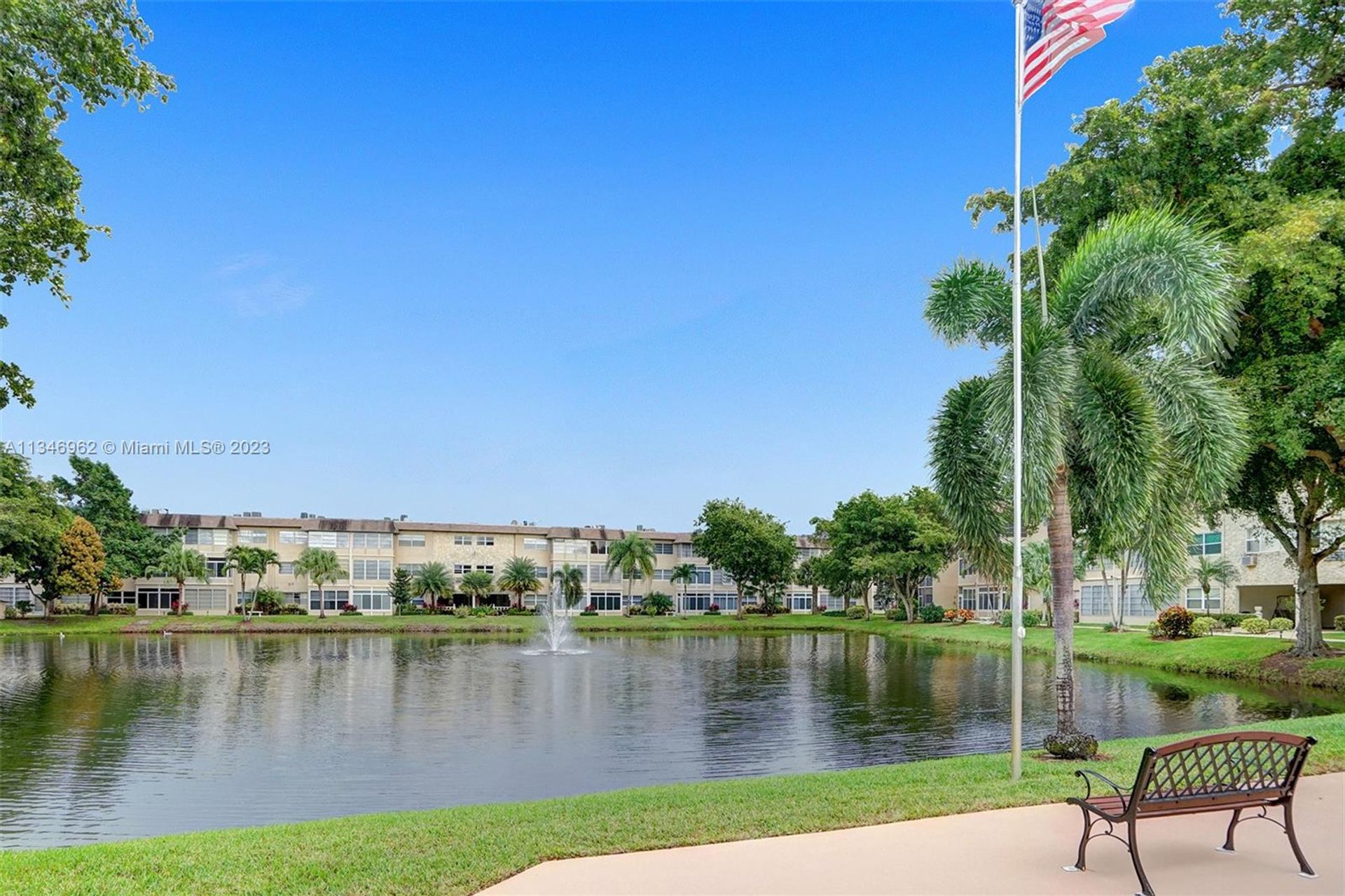 公寓 在 Lauderdale Lakes, Florida 11621746