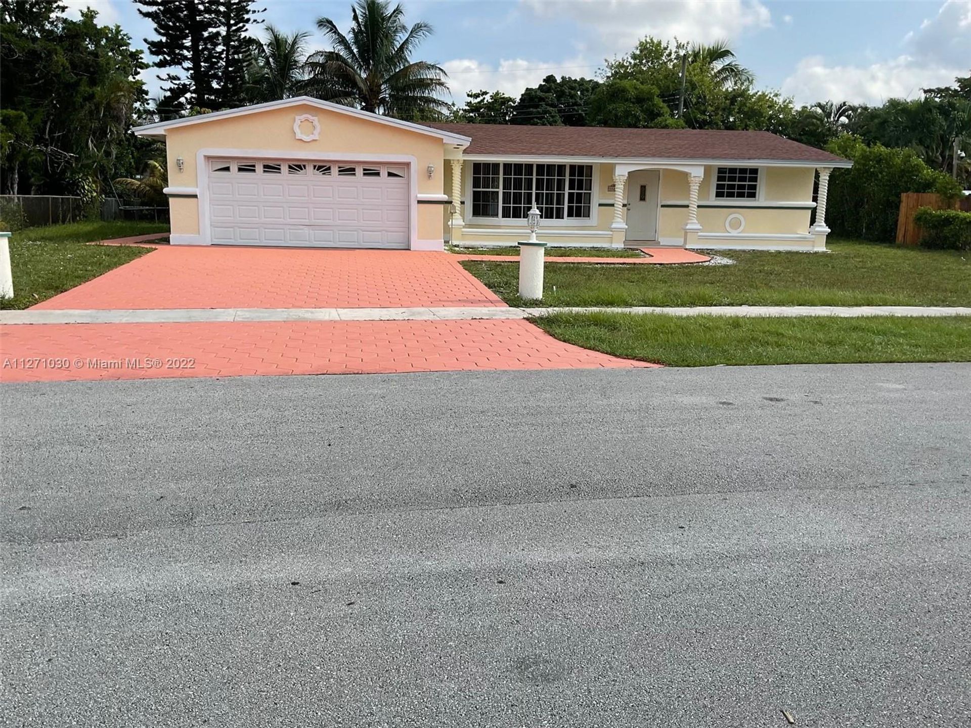 Huis in Breezeswept Park Estates, Florida 11621781