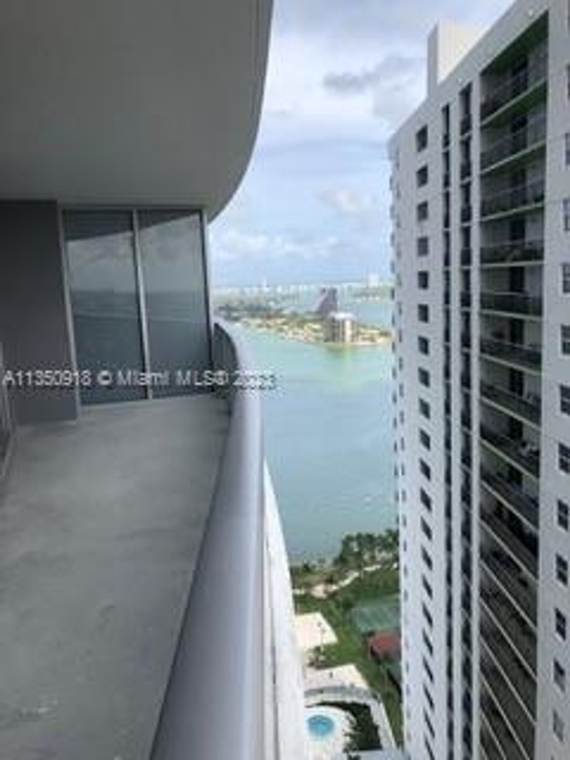 सम्मिलित में Miami, Florida 11621786