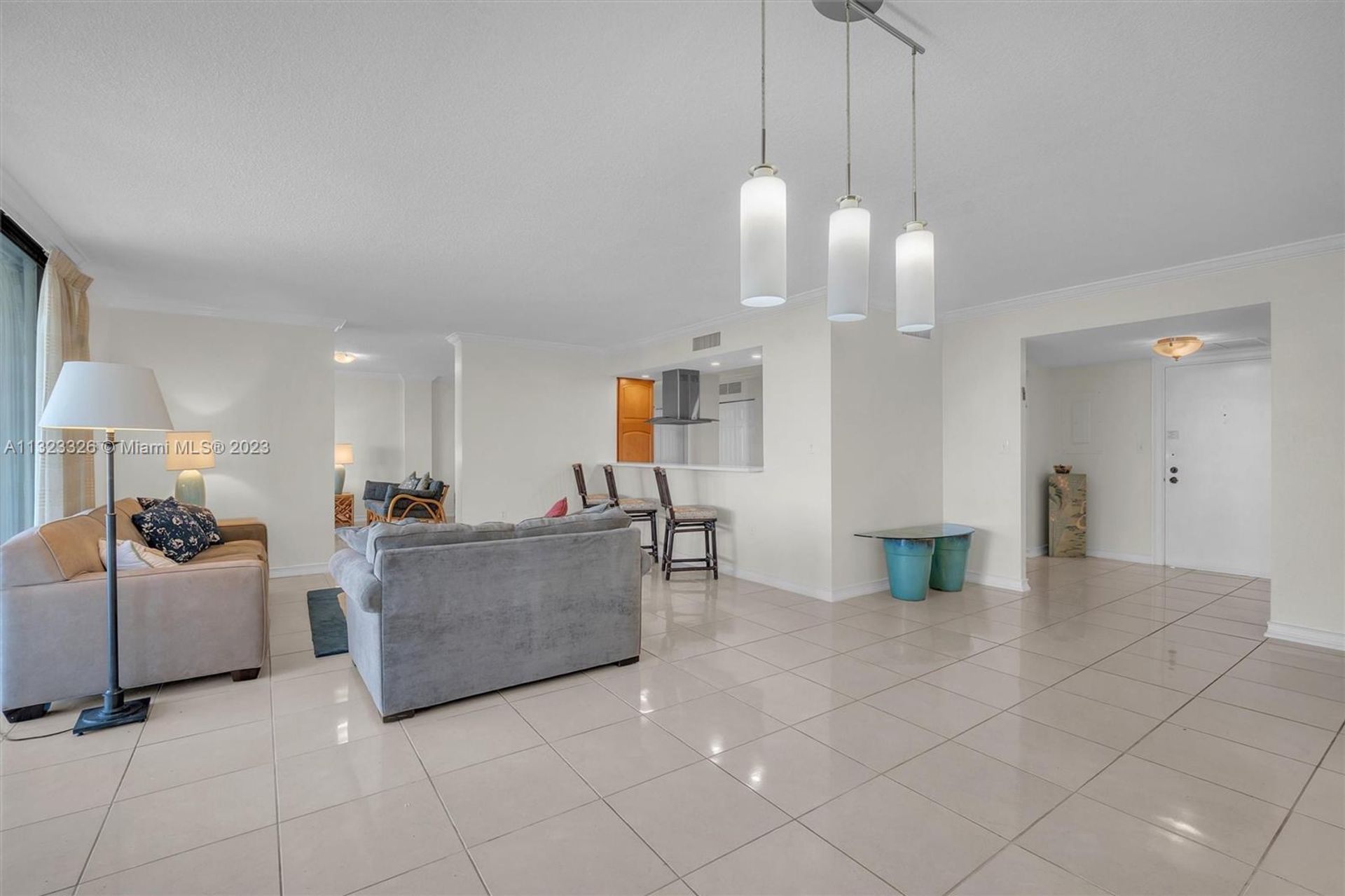 Condominium in Hollywood, Florida 11621833