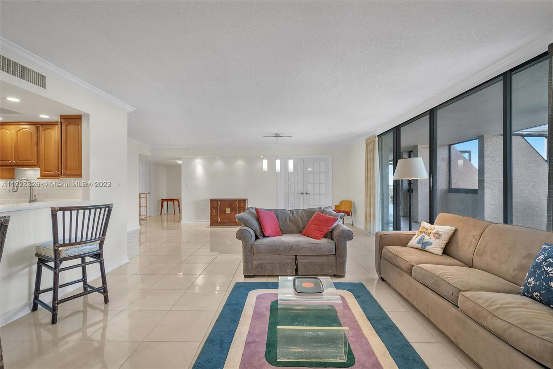 Condominium in Hollywood, Florida 11621833