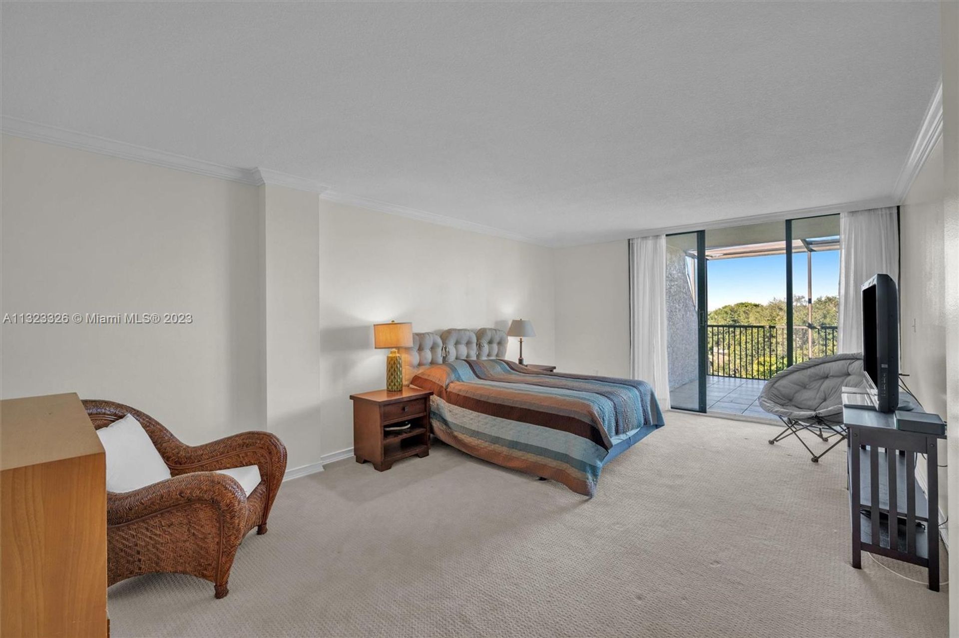 Condominium in Hollywood, Florida 11621833