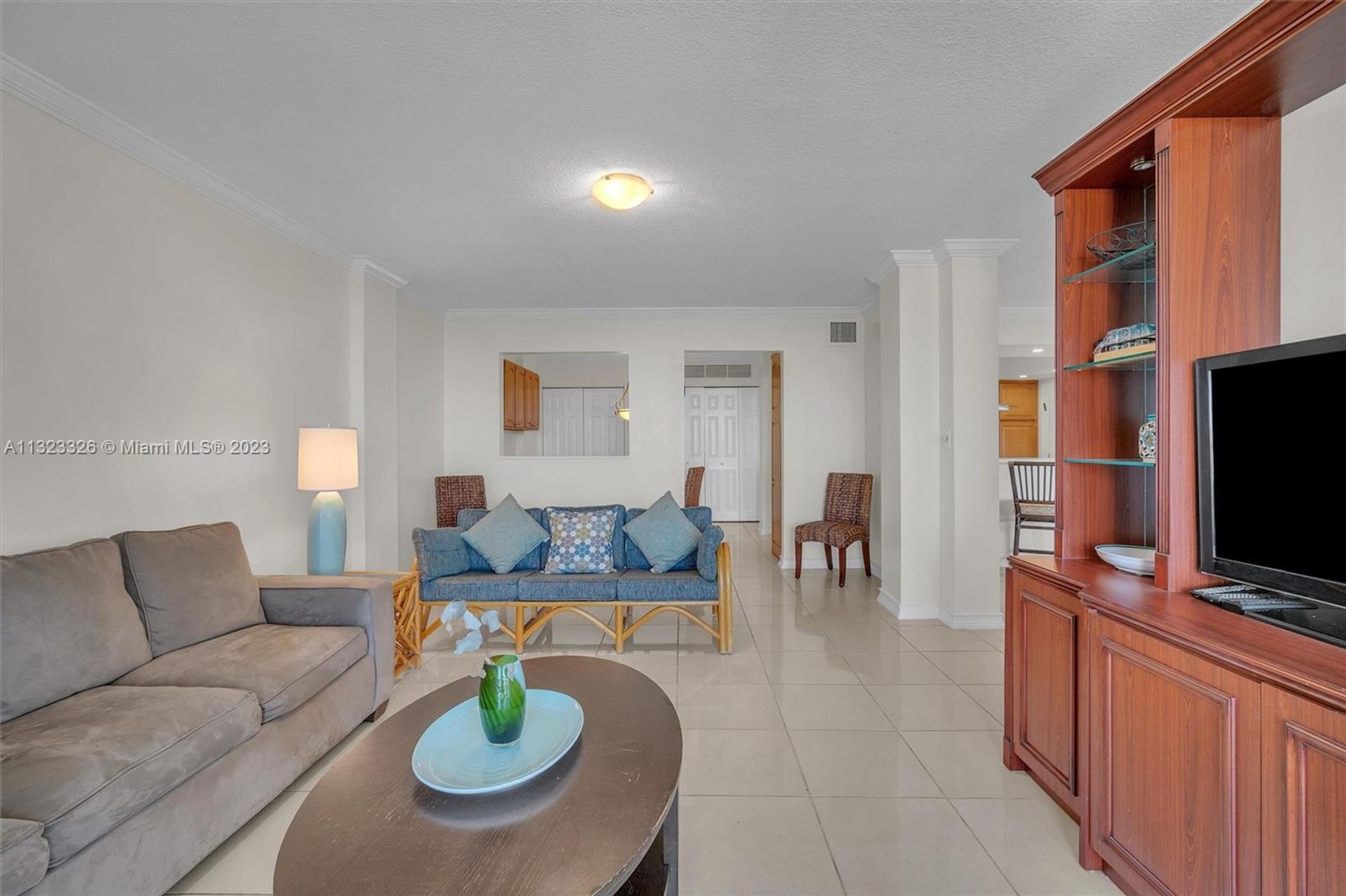 Condominium in Hollywood, Florida 11621833