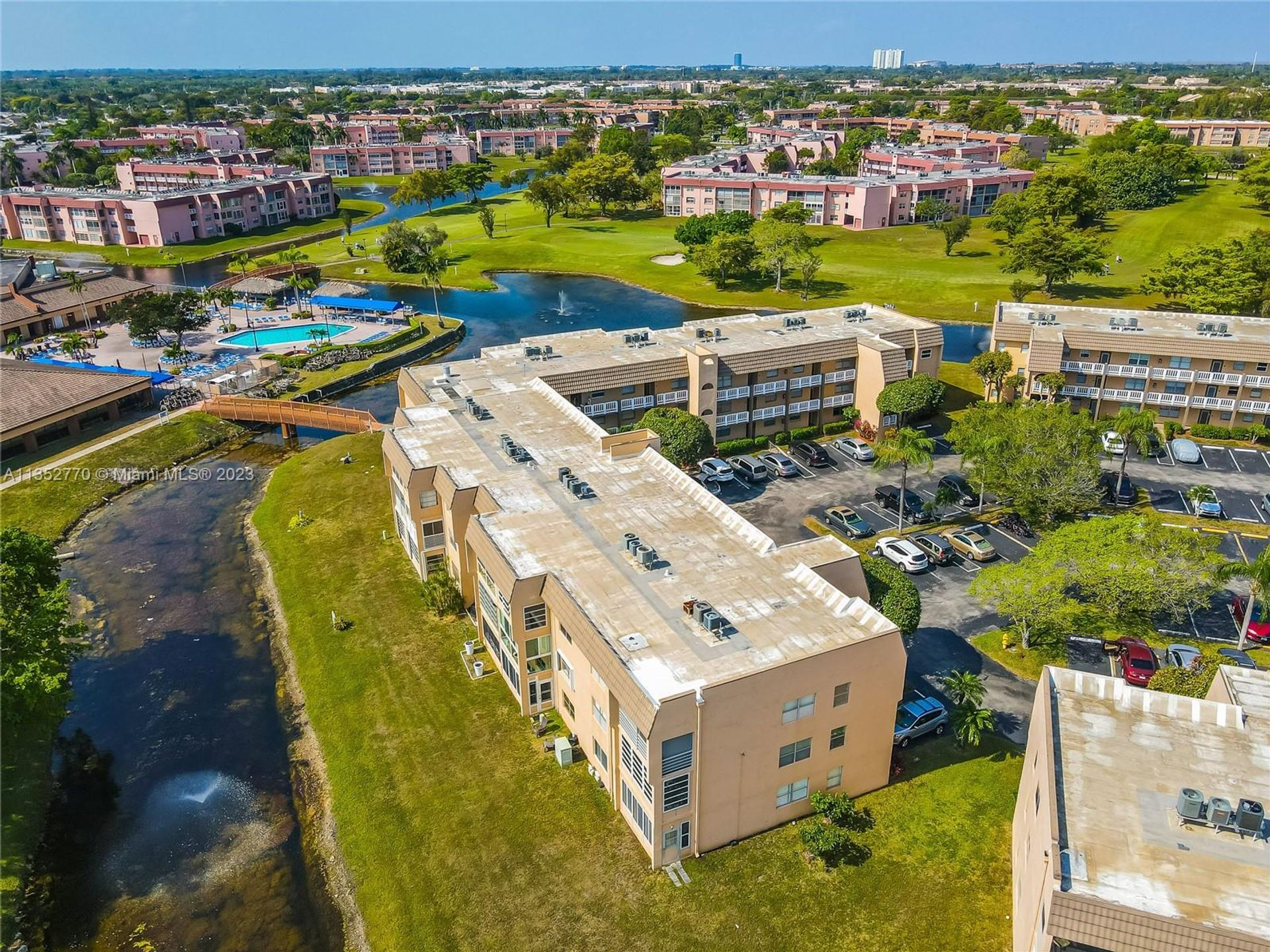 Condominium in Sunrise, Florida 11621874