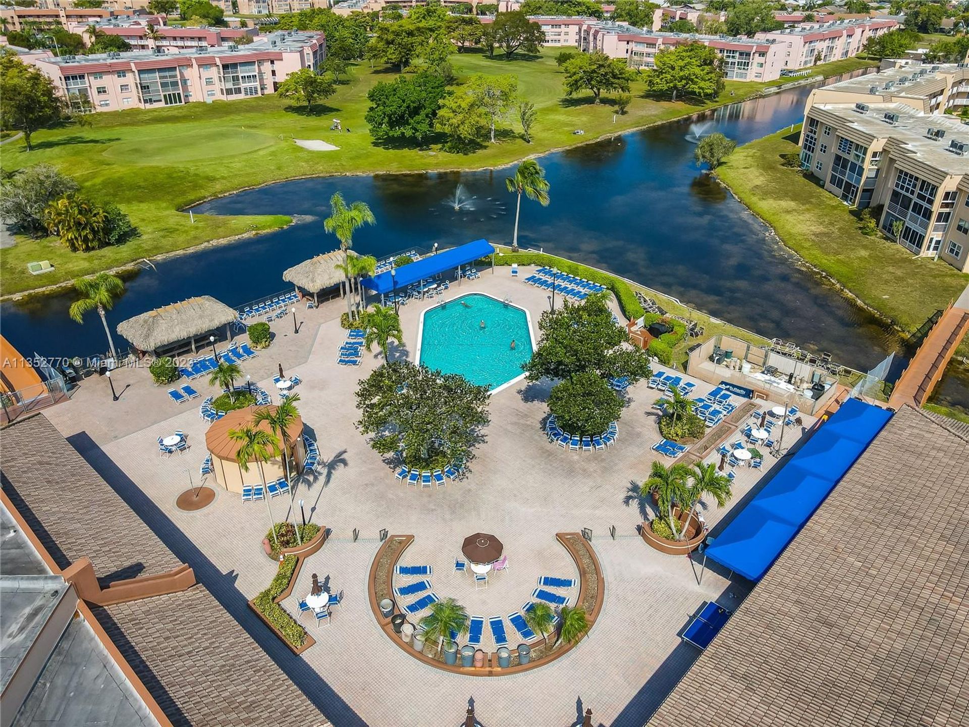 Condominium in Sunrise, Florida 11621874