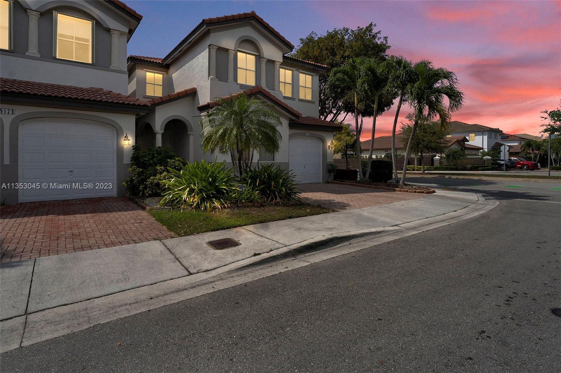 House in Medley, Florida 11621876