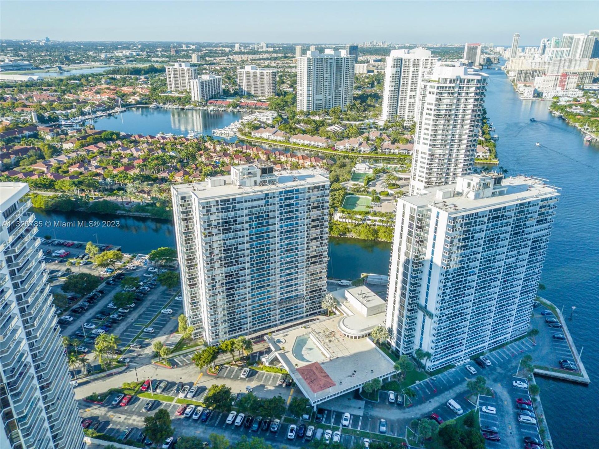 קוֹנדוֹמִינִיוֹן ב Aventura, Florida 11621895