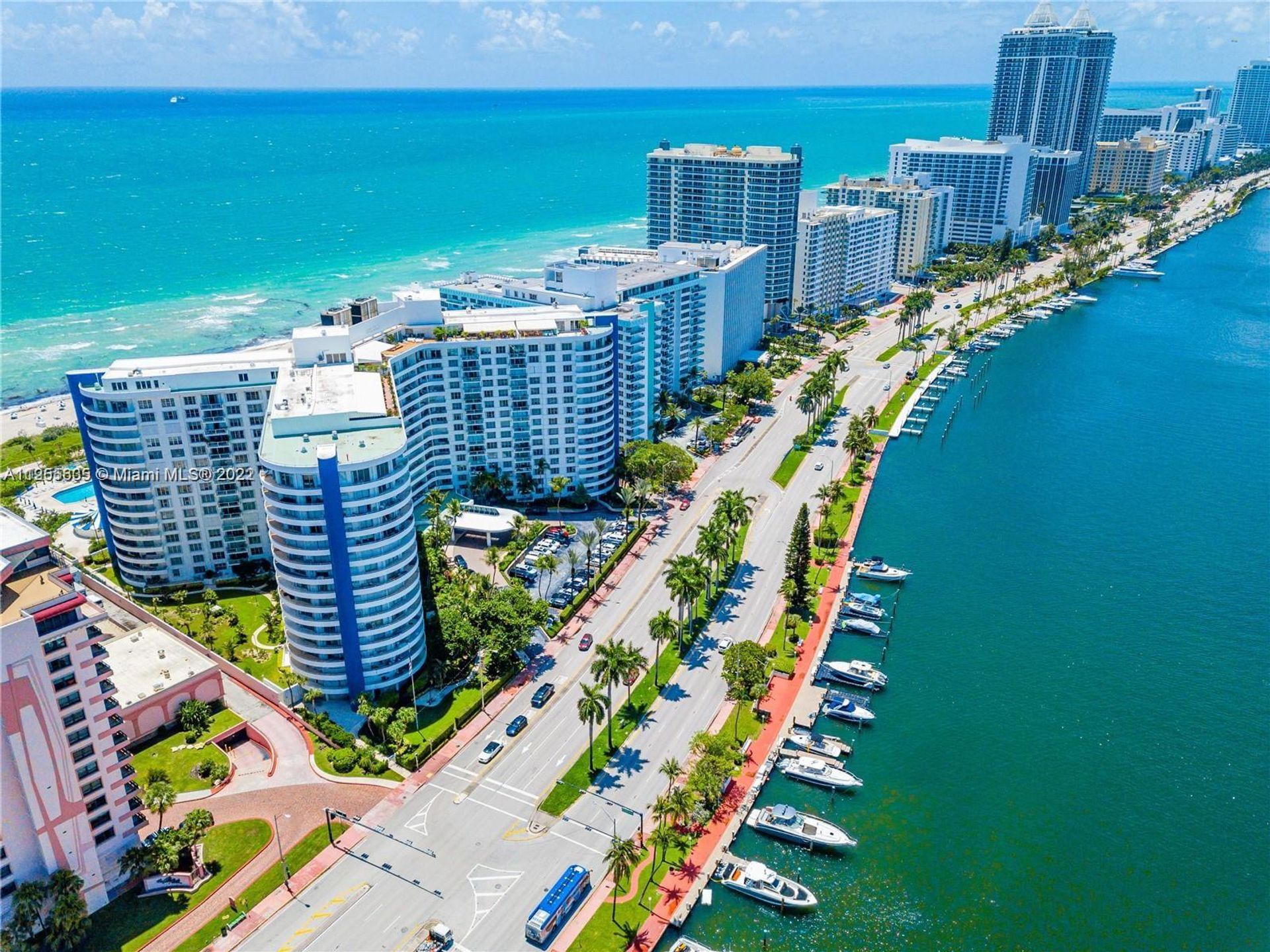 rumah dalam Pantai Miami, Florida 11621904