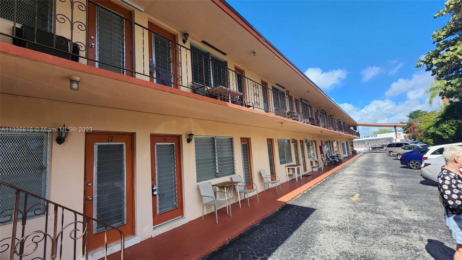 Condominium in El Portaal, Florida 11621913