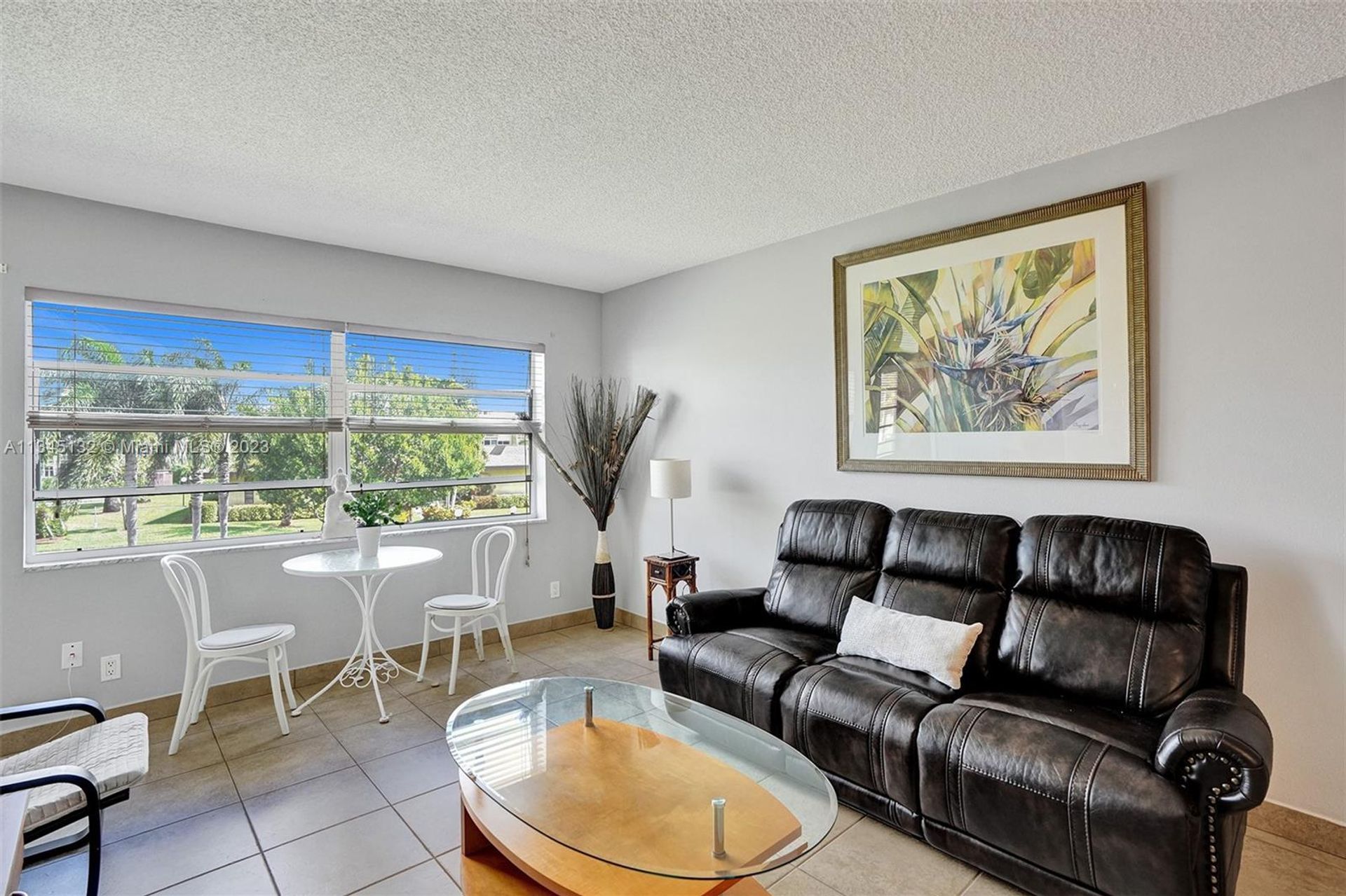 Condominium in Lauderdale Lakes, Florida 11621918