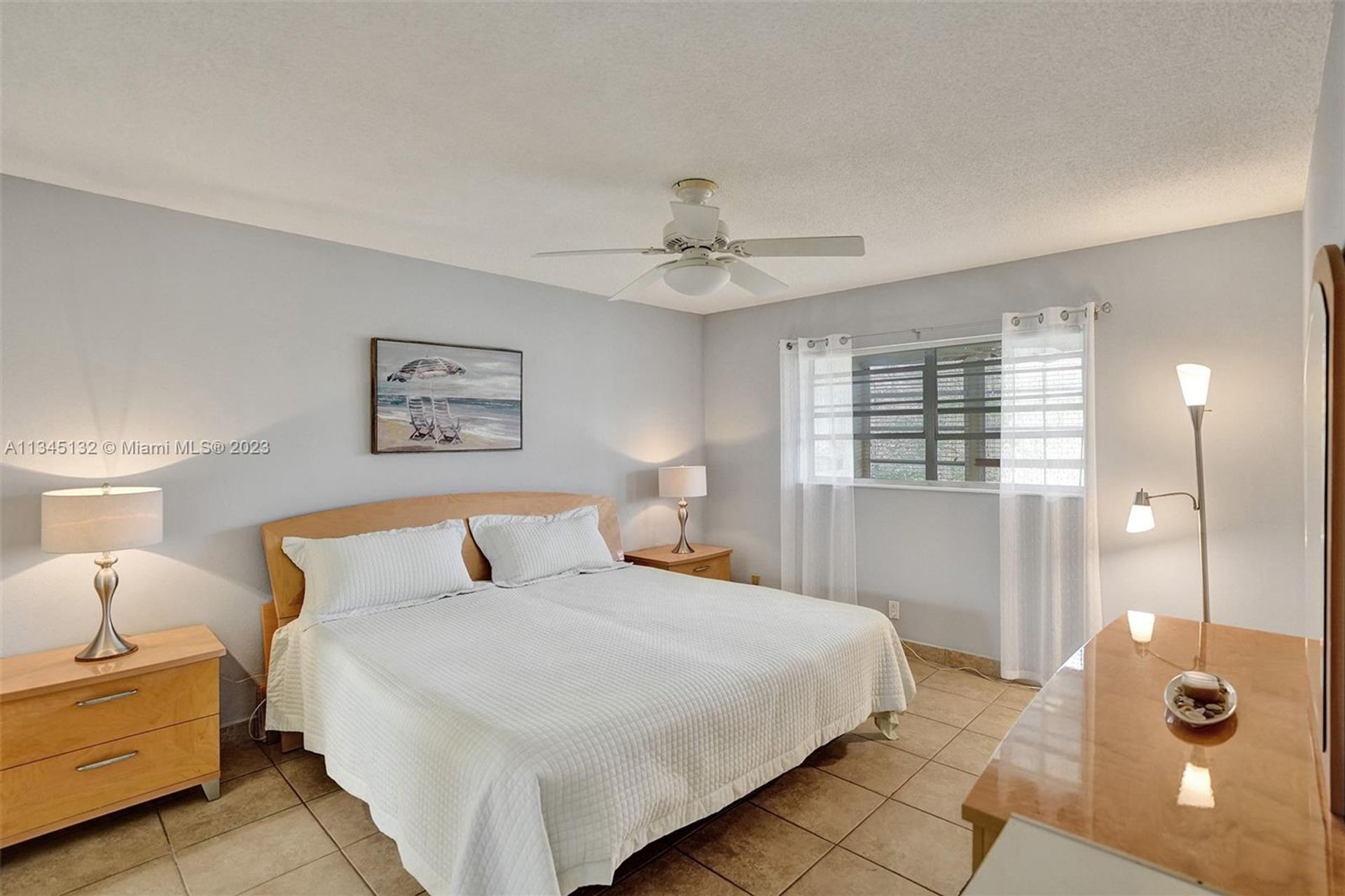 Condominium in Lauderdale Lakes, Florida 11621918