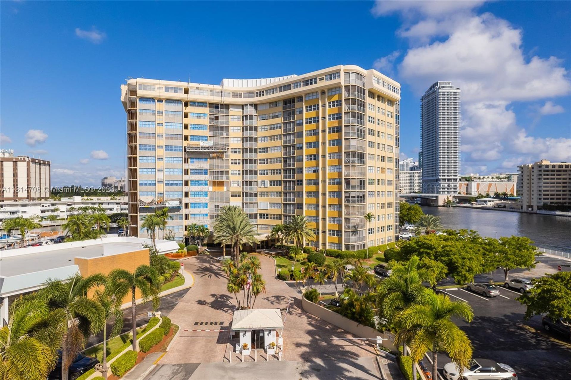 Кондоминиум в Hallandale Beach, Florida 11621930