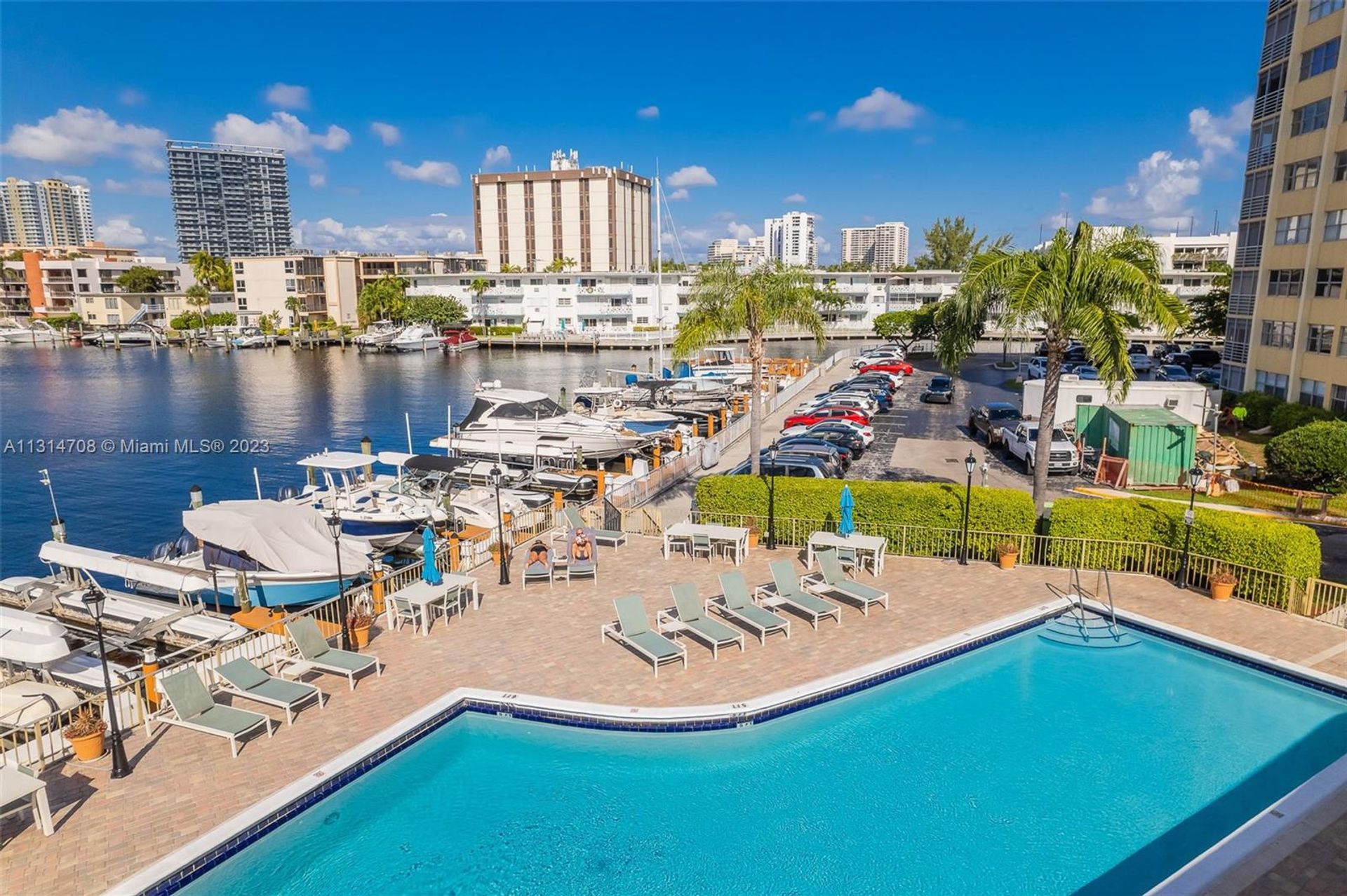 Συγκυριαρχία σε Hallandale Beach, Florida 11621930