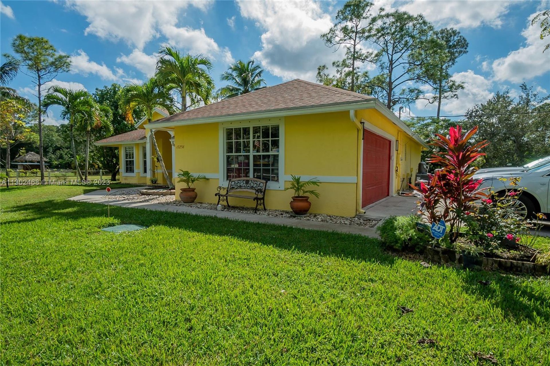 rumah dalam Keluasan, Florida 11621931