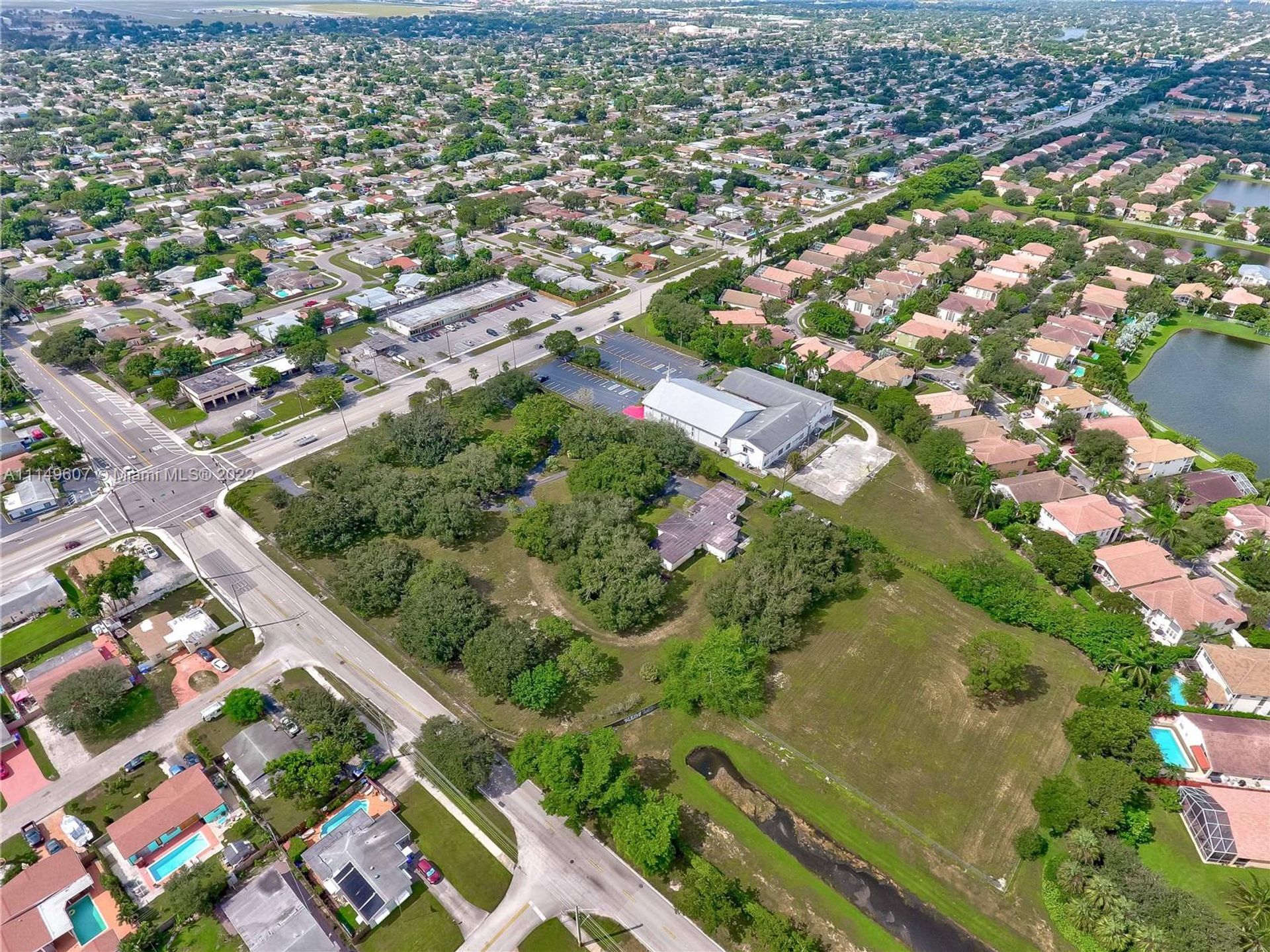 Land in Pembroke Pines, Florida 11621943