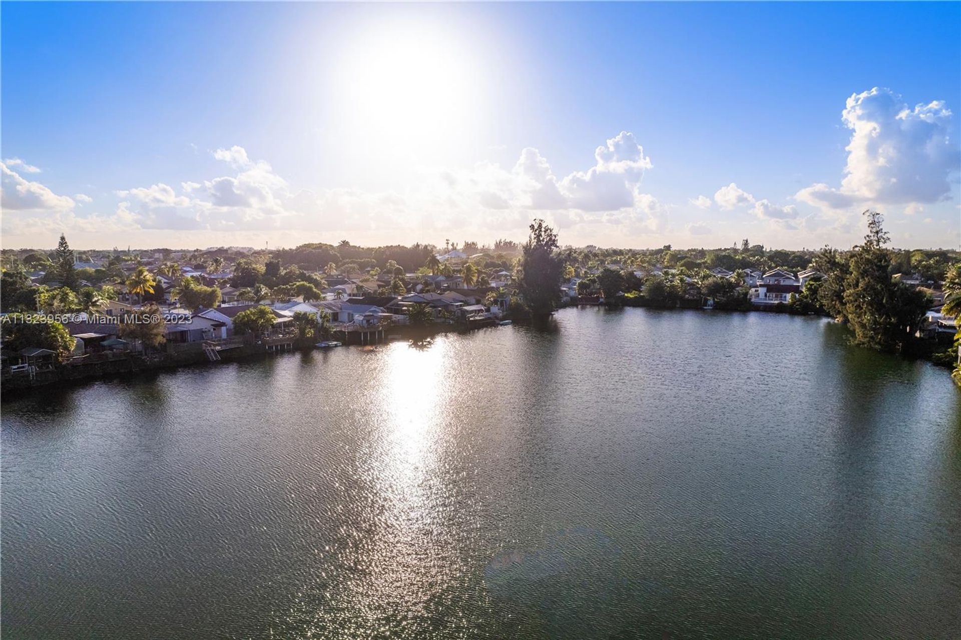 rumah dalam Miami, Florida 11621991