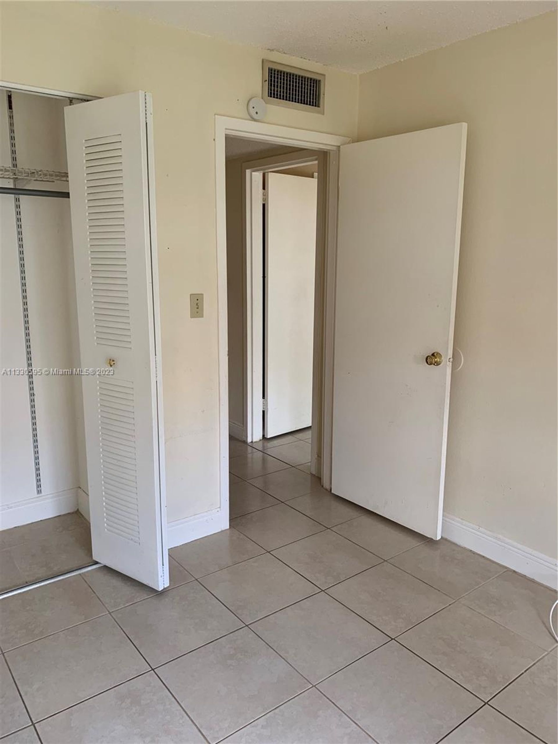 Condominium in Doral, Florida 11622005