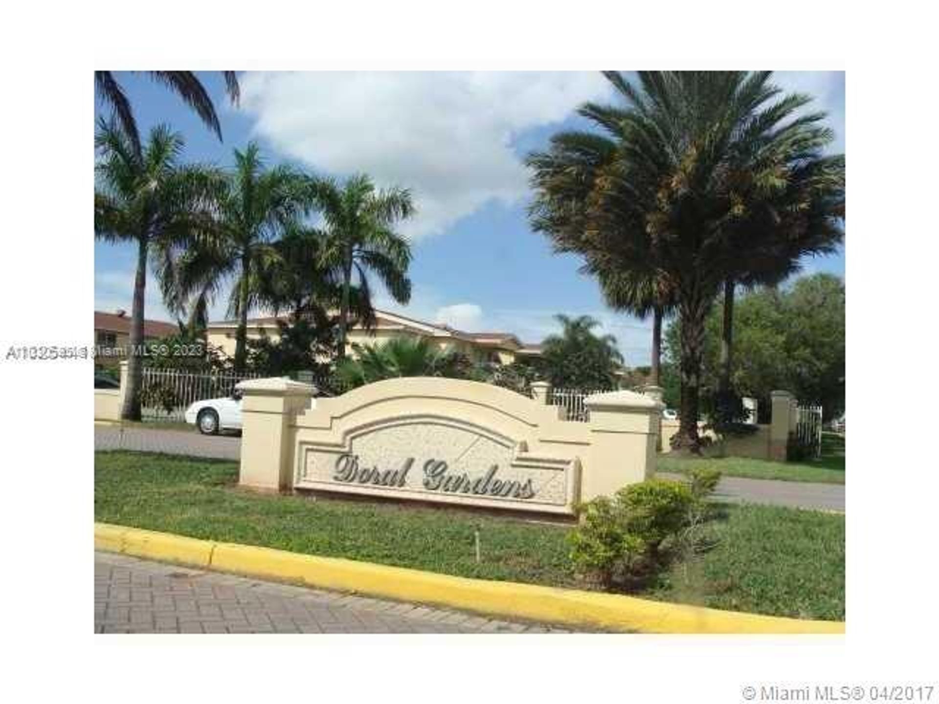 Condominium in Doral, Florida 11622005