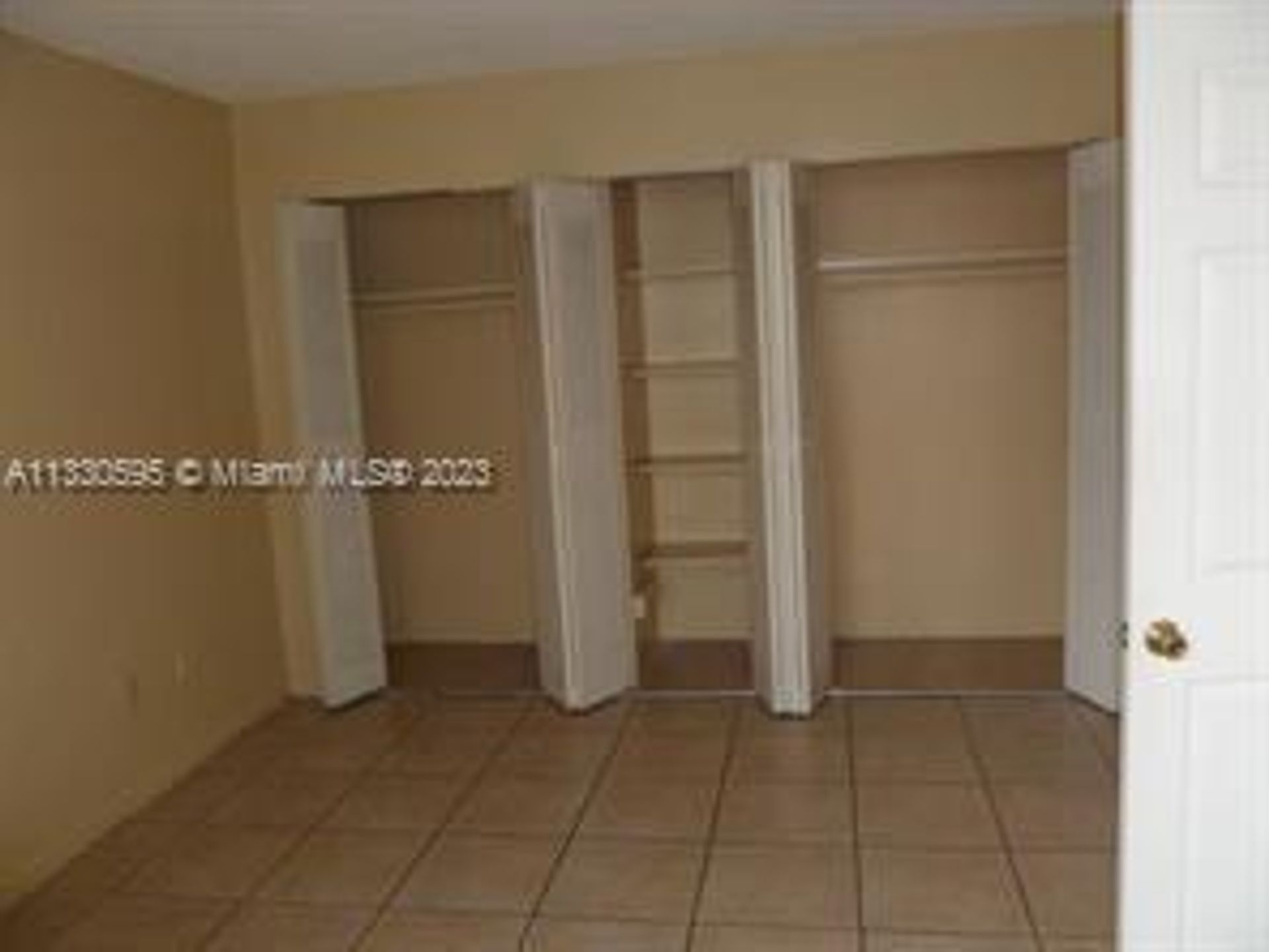 Condominium in Doral, Florida 11622005