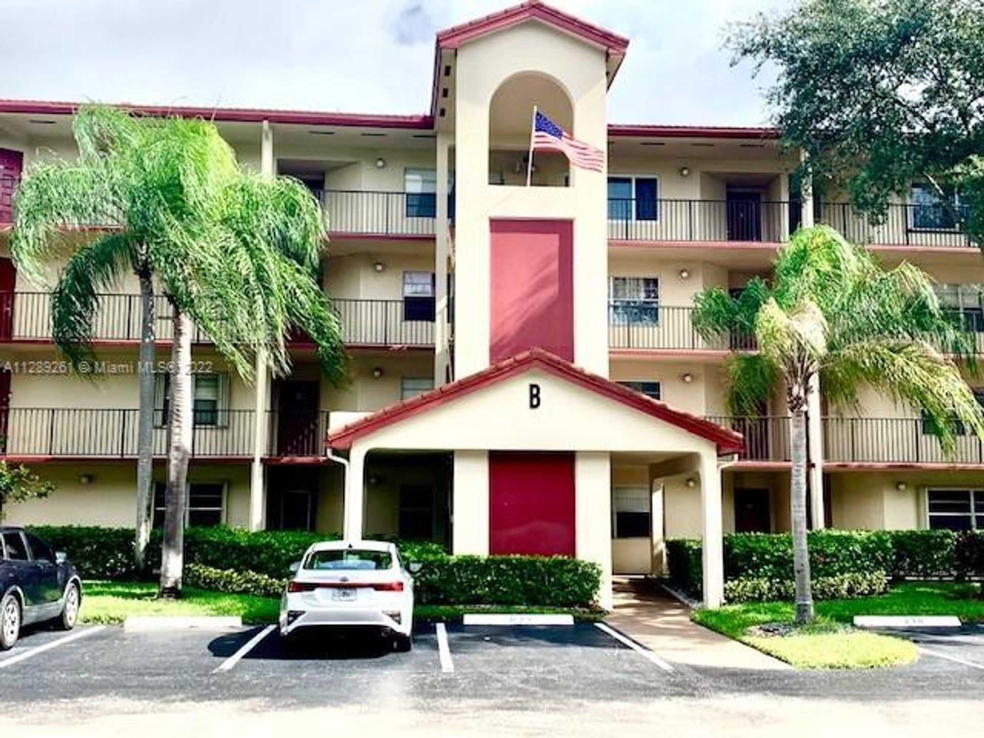 Κατοικητικός σε Pembroke Pines, Florida 11622028