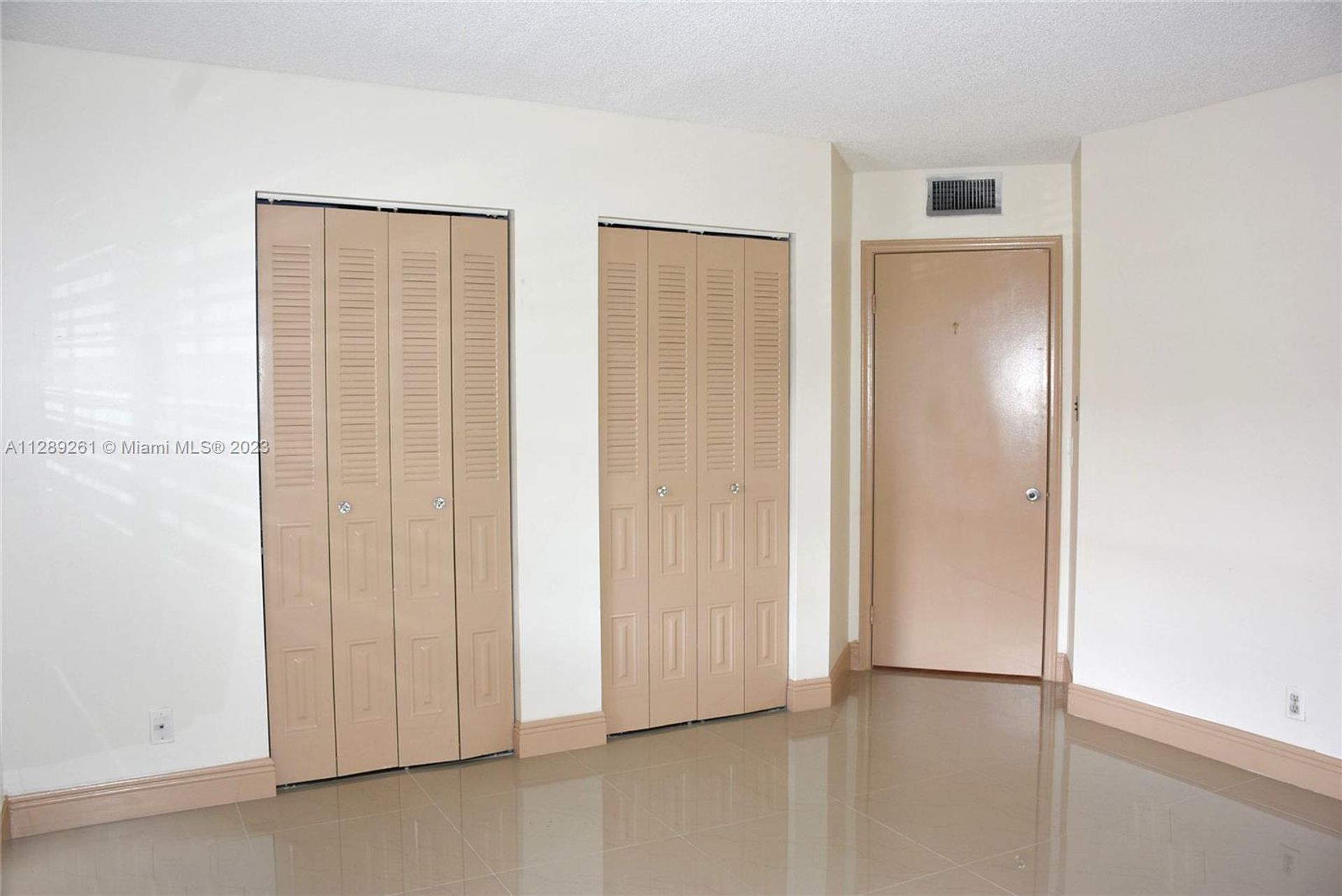 Condominium dans Pembroke Pines, Florida 11622028