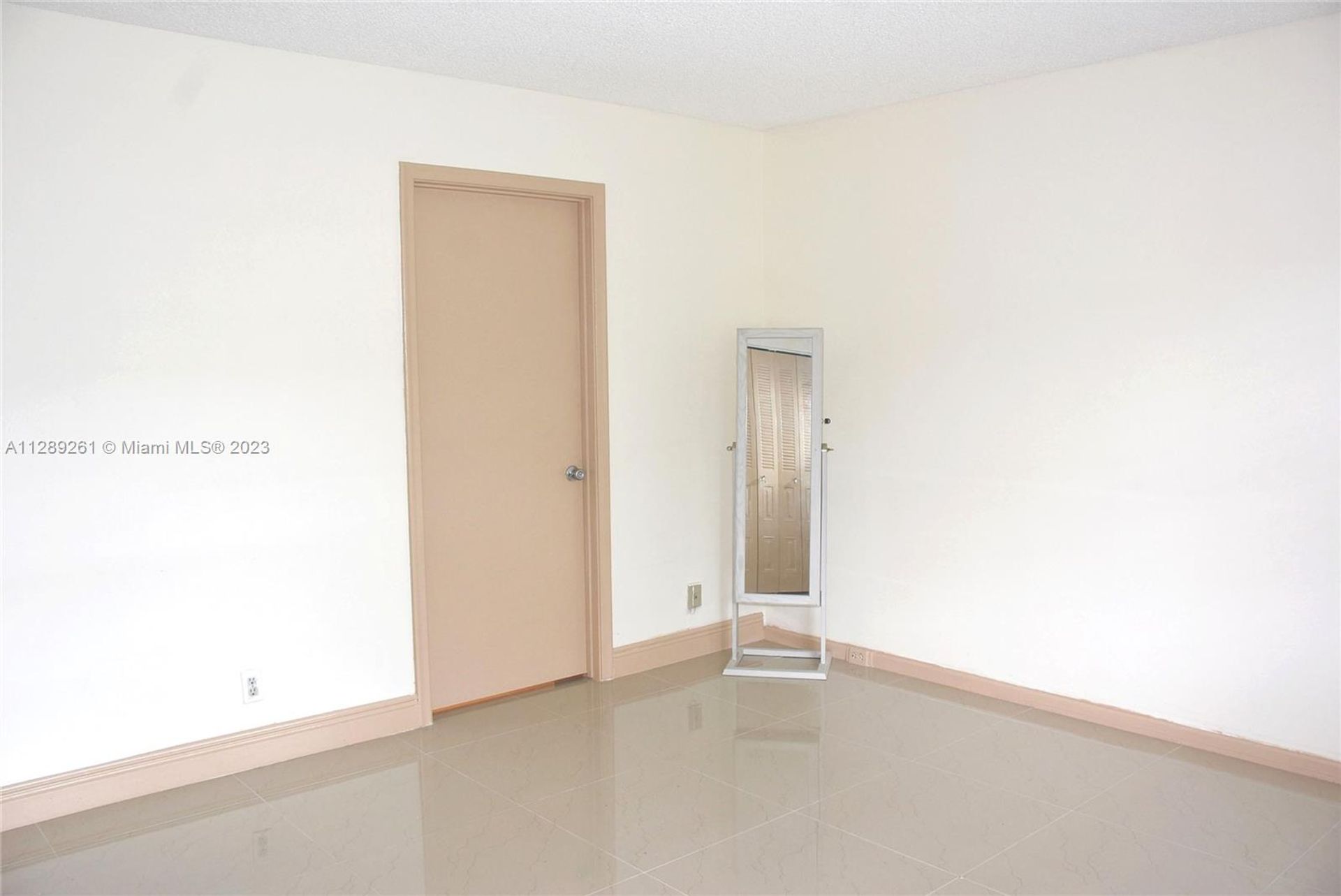 Condominium dans Pembroke Pines, Florida 11622028