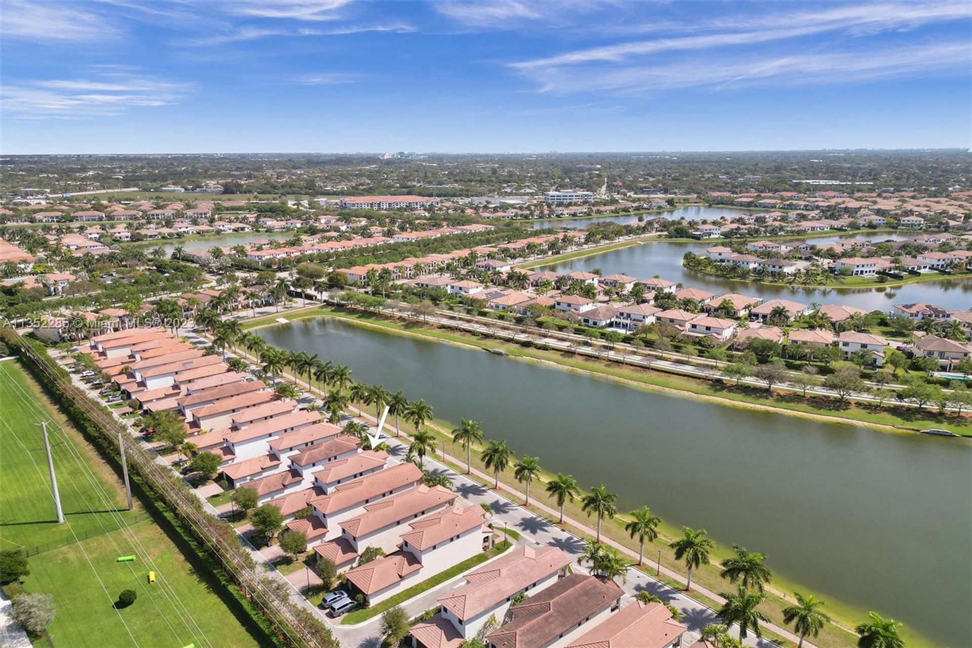 Будинок в Pembroke Pines, Florida 11622041