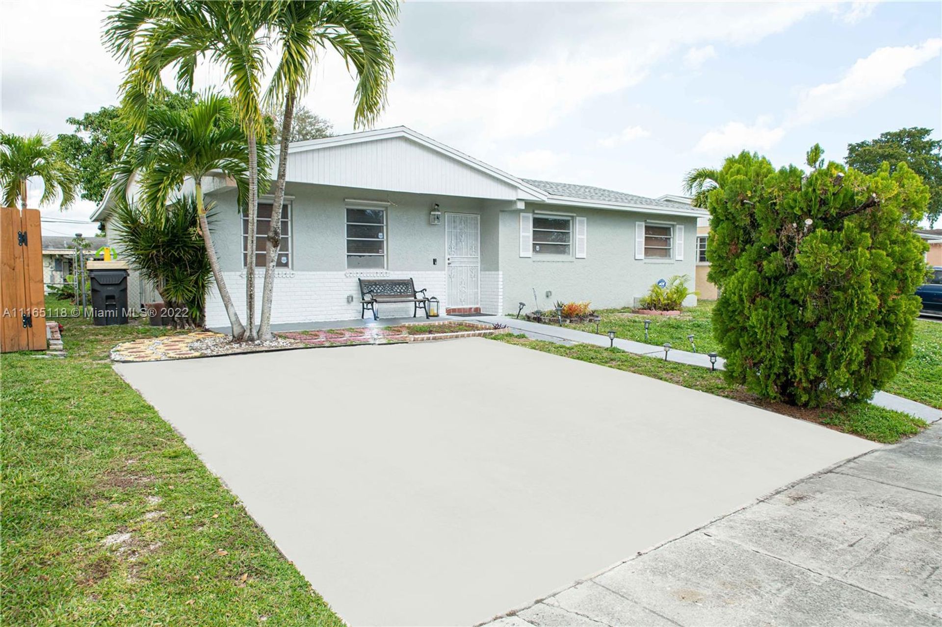 House in Hollywood, Florida 11622077