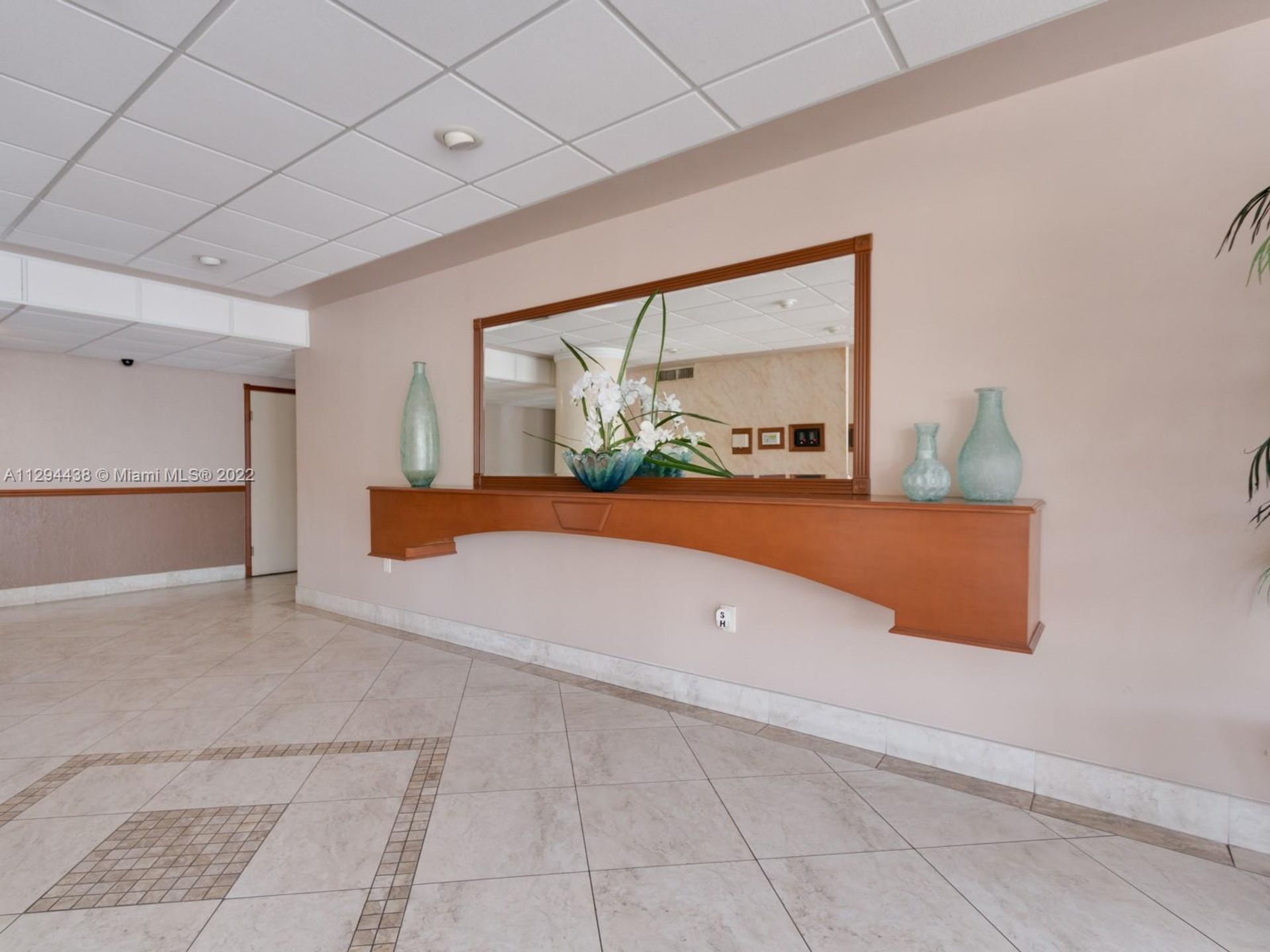 Condominium in North Miami Beach, Florida 11622081