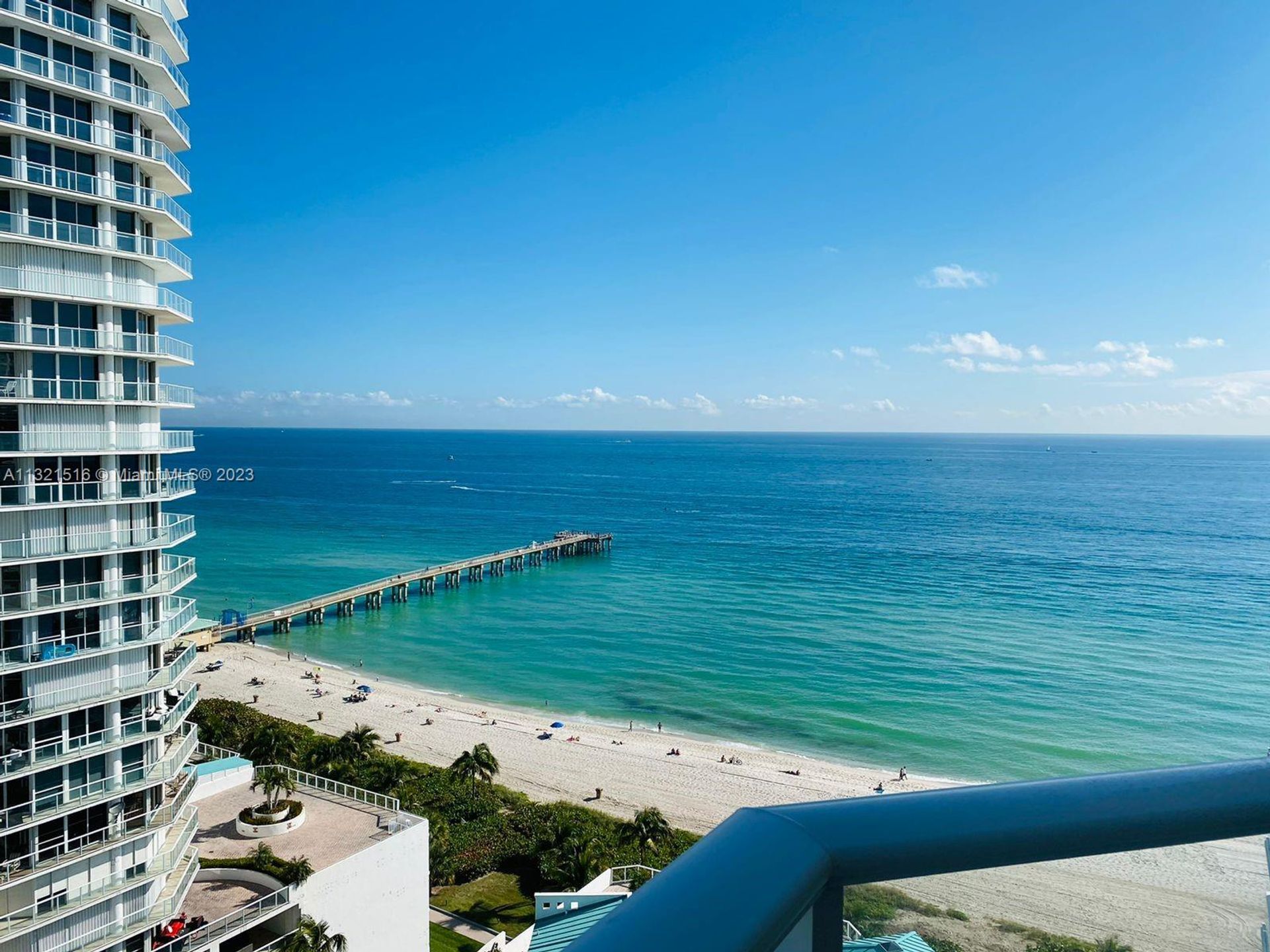 Hus i Sunny Isles Beach, Florida 11622086