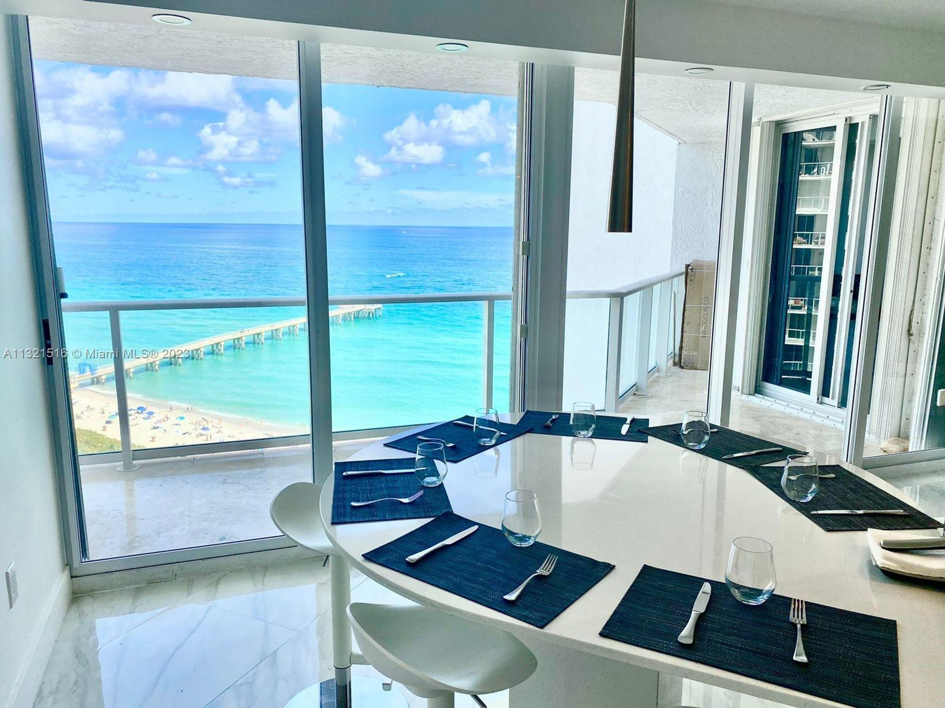 Hus i Sunny Isles Beach, Florida 11622086