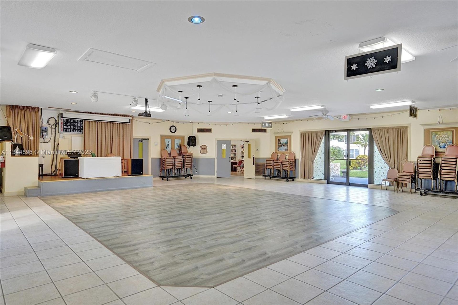 Condominium dans Lauderdale Lakes, Florida 11622104