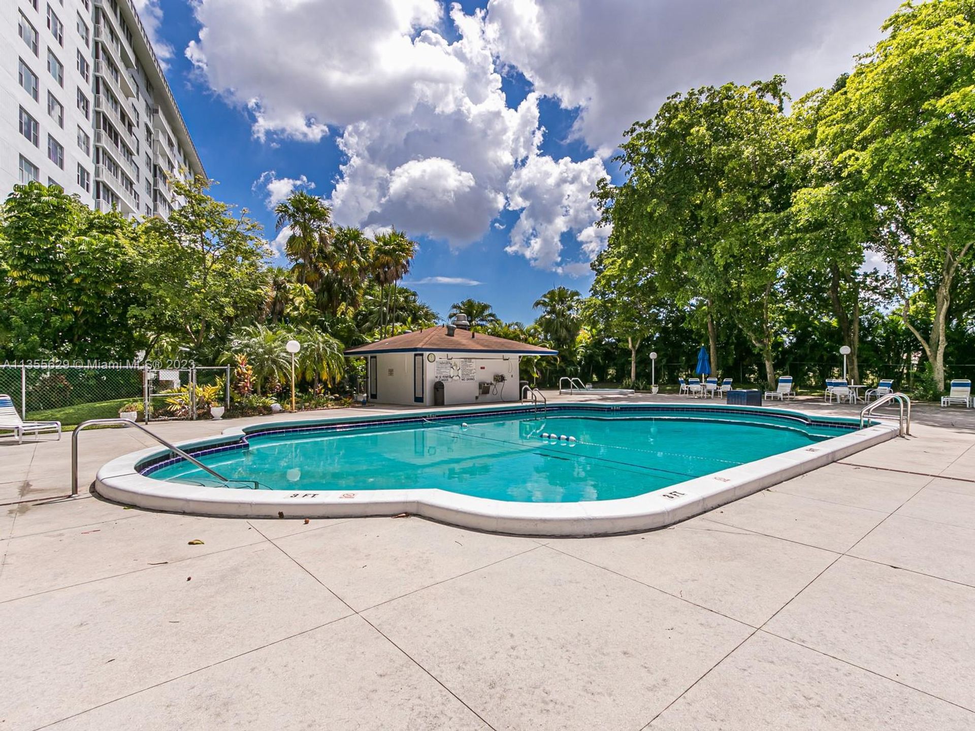 Condominio nel Pembroke Park, Florida 11622124