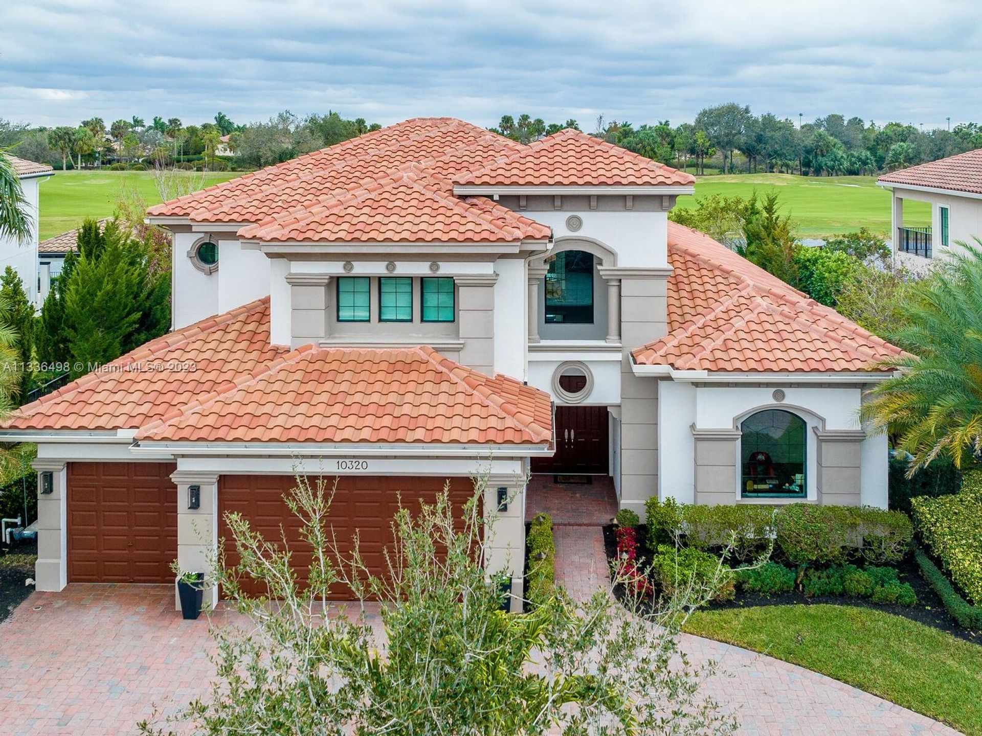 жилой дом в Parkland, Florida 11622127