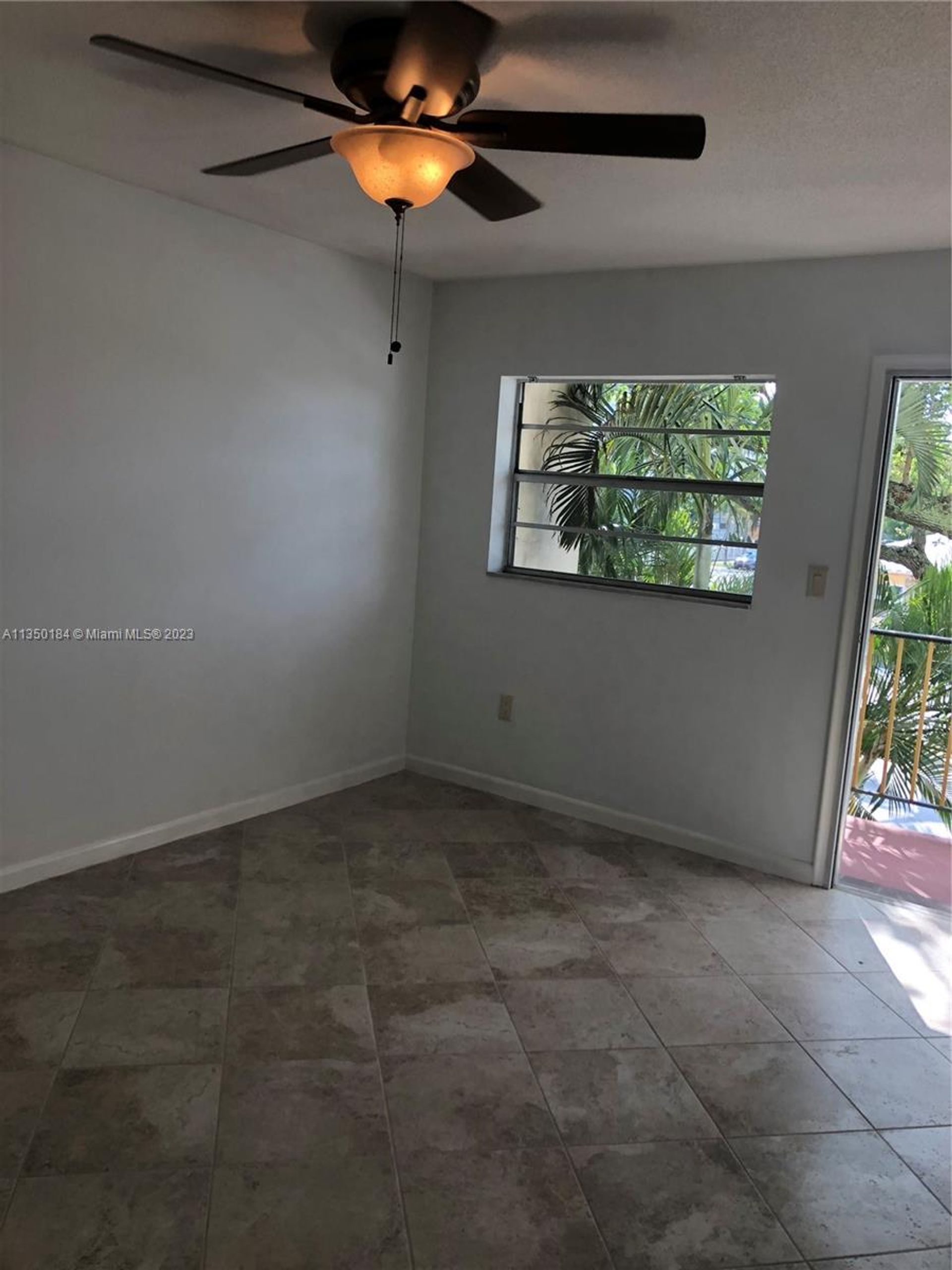 rumah dalam Hollywood, Florida 11622137