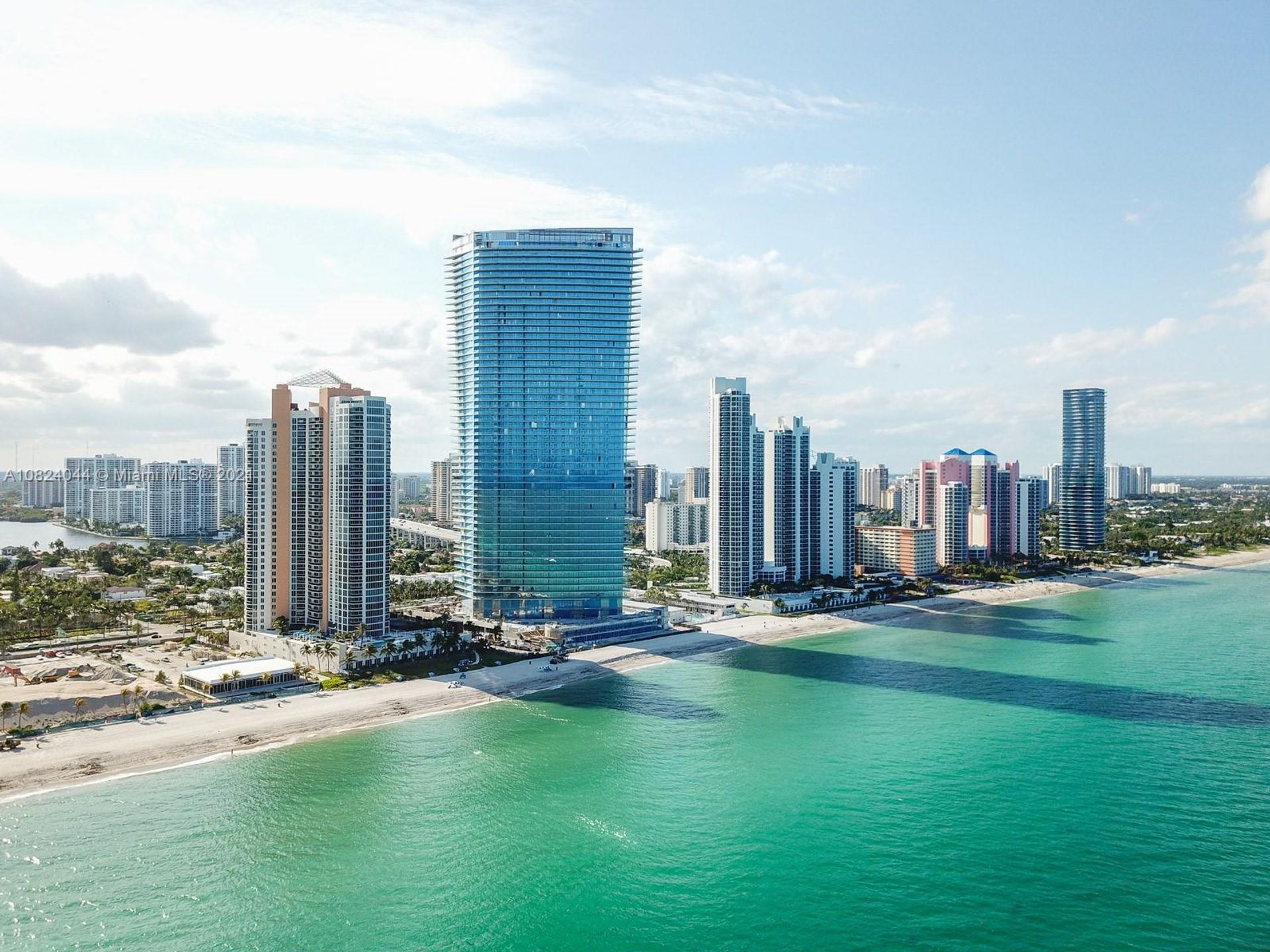 निवास का में Sunny Isles Beach, Florida 11622138