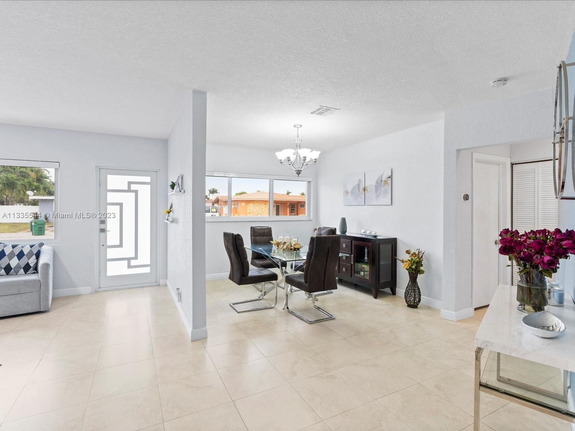 House in Hialeah, Florida 11622144