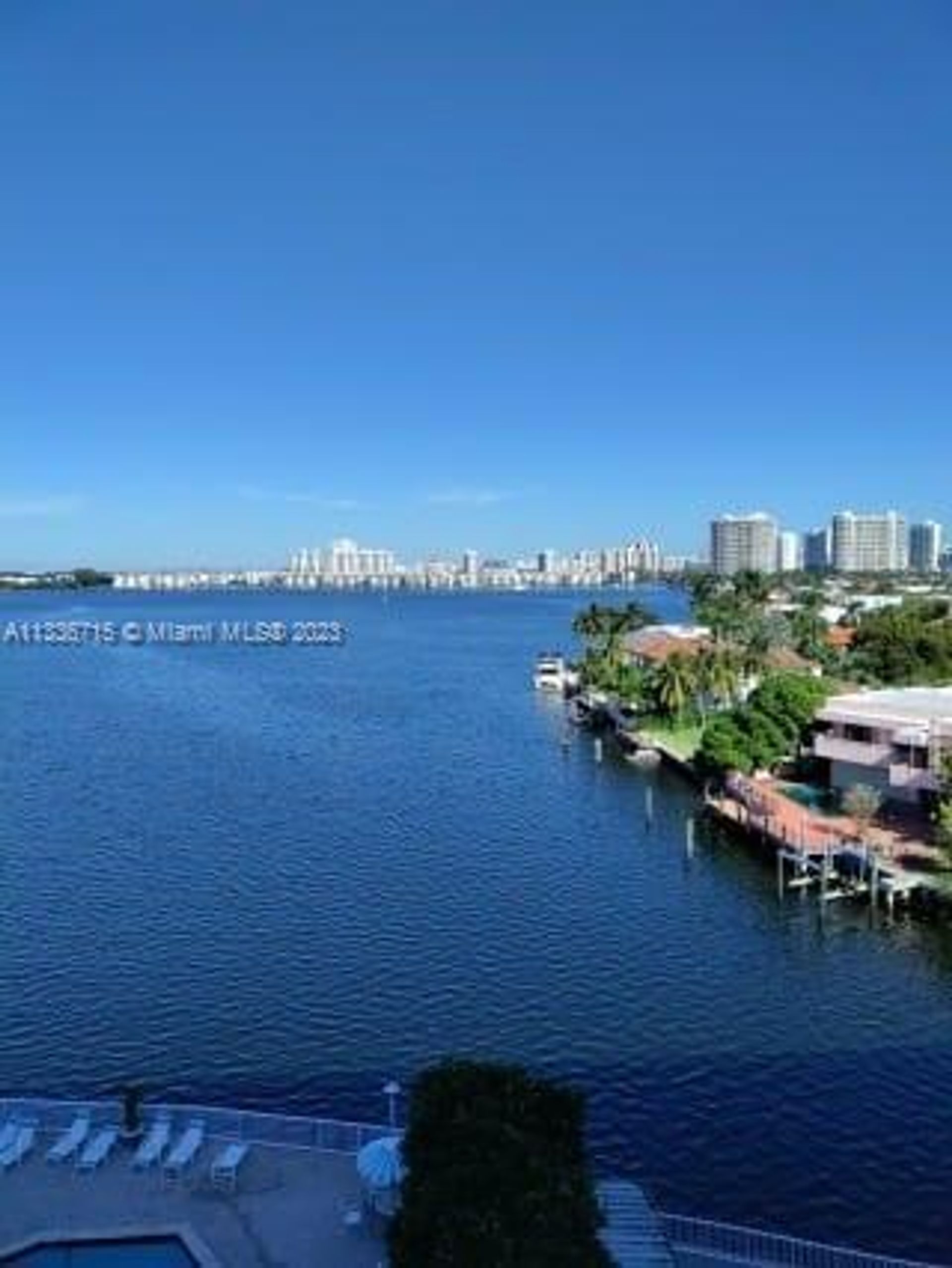 Hus i Sunny Isles Beach, Florida 11622145