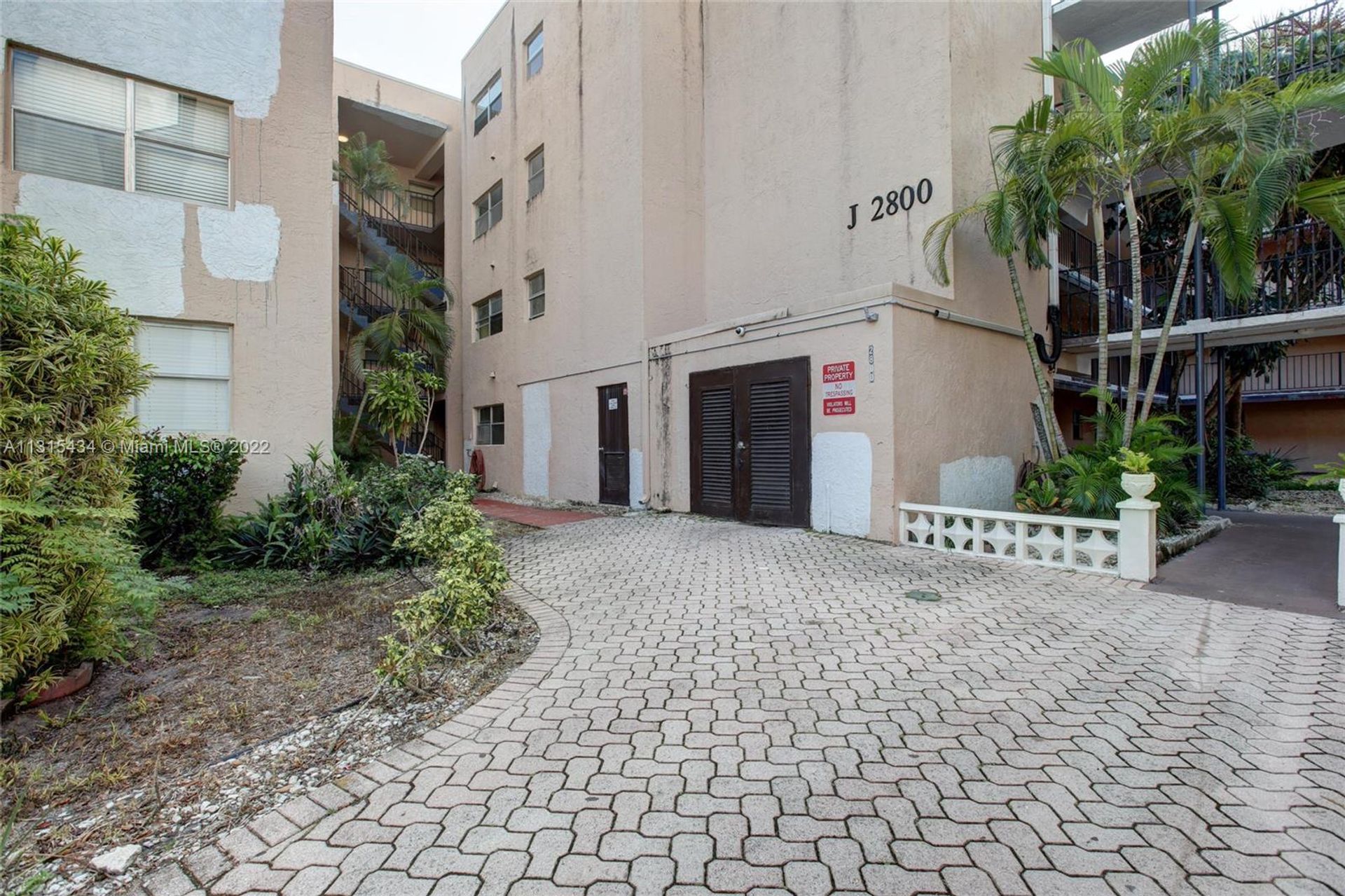 Condominium in Lauderdale Lakes, Florida 11622168