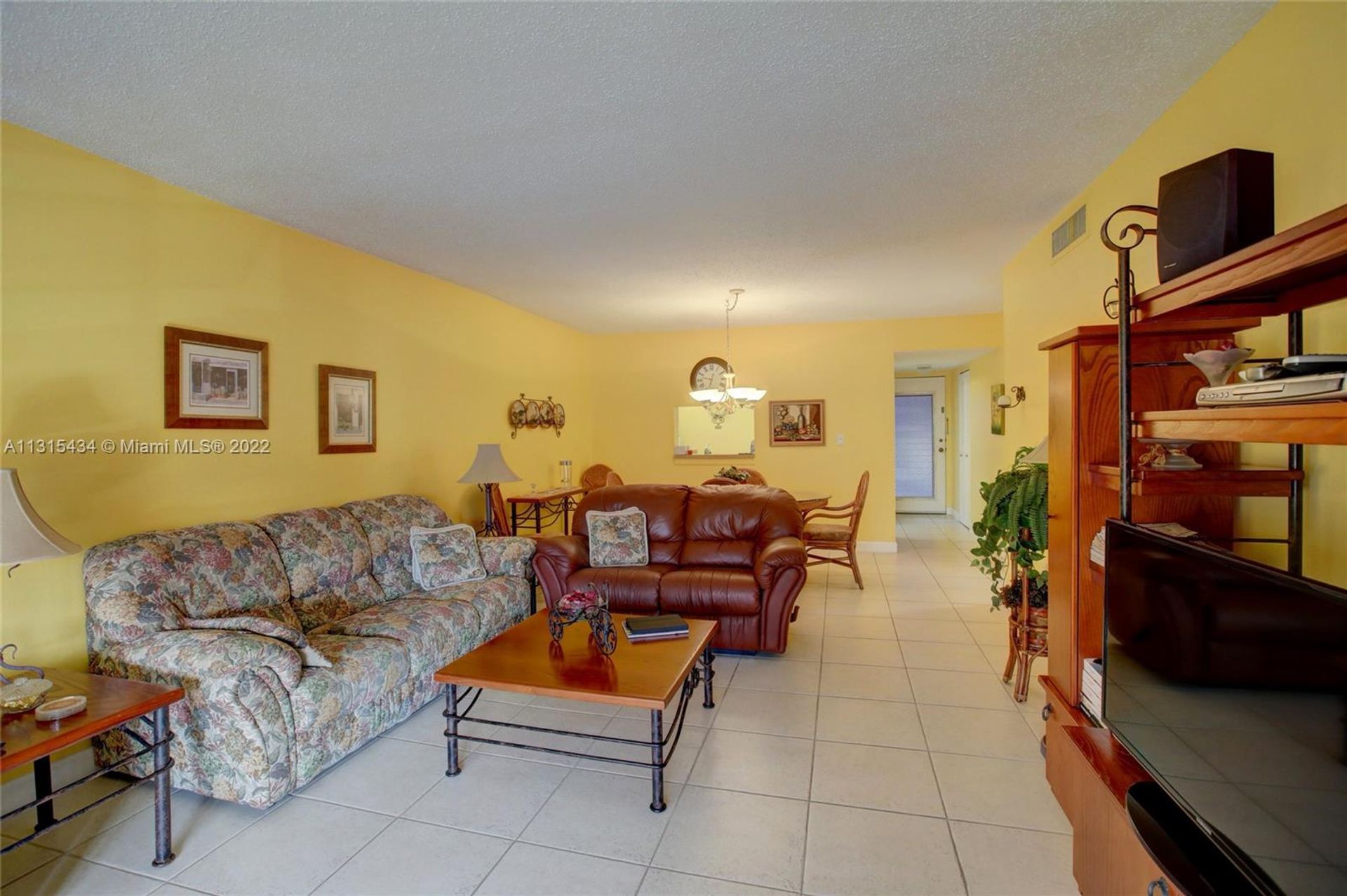 Condominium in Lauderdale Lakes, Florida 11622168