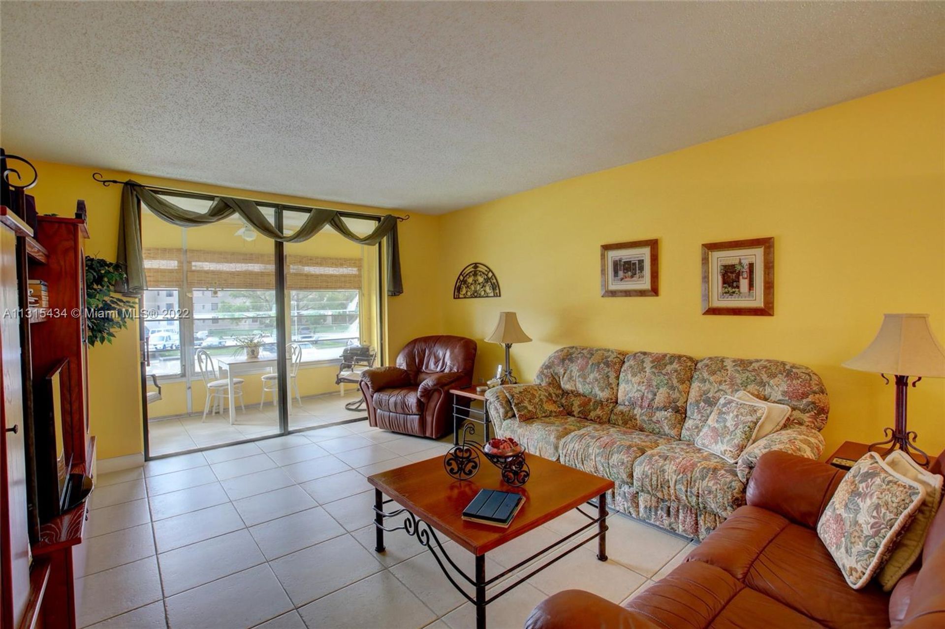 Condominium in Lauderdale Lakes, Florida 11622168