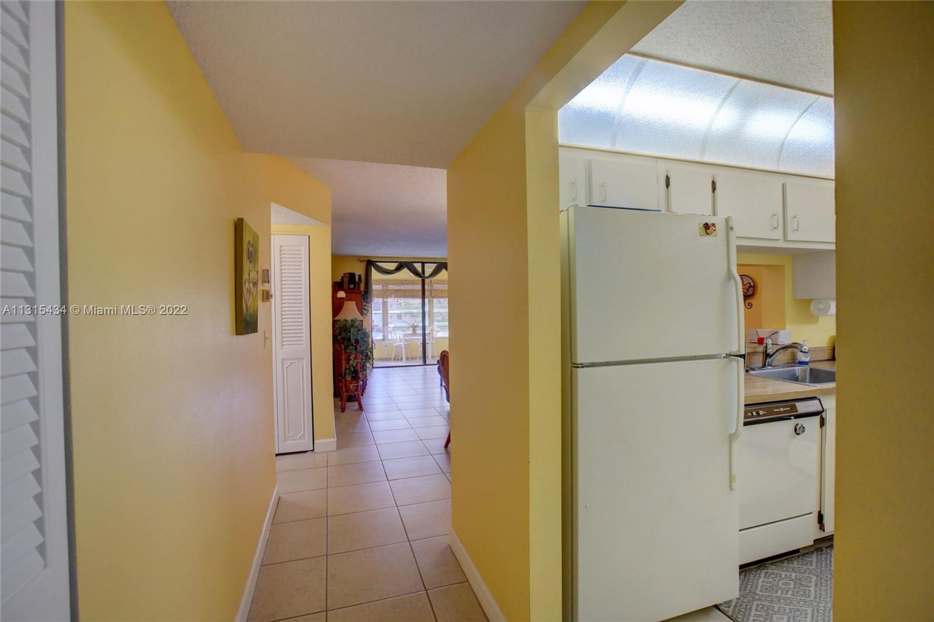 Condominium in Lauderdale Lakes, Florida 11622168