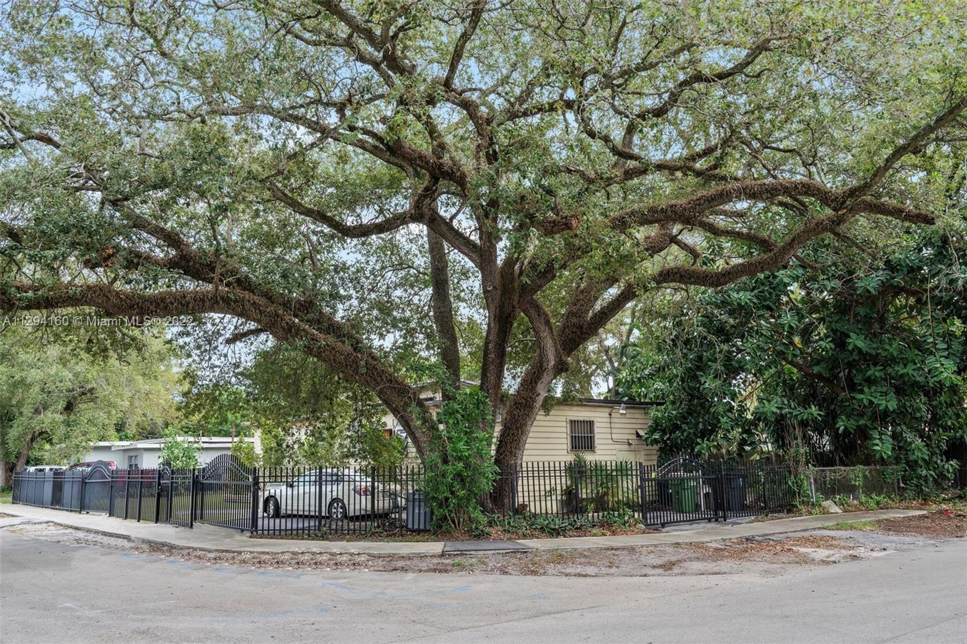 Rumah di Biscayne Park, Florida 11622170