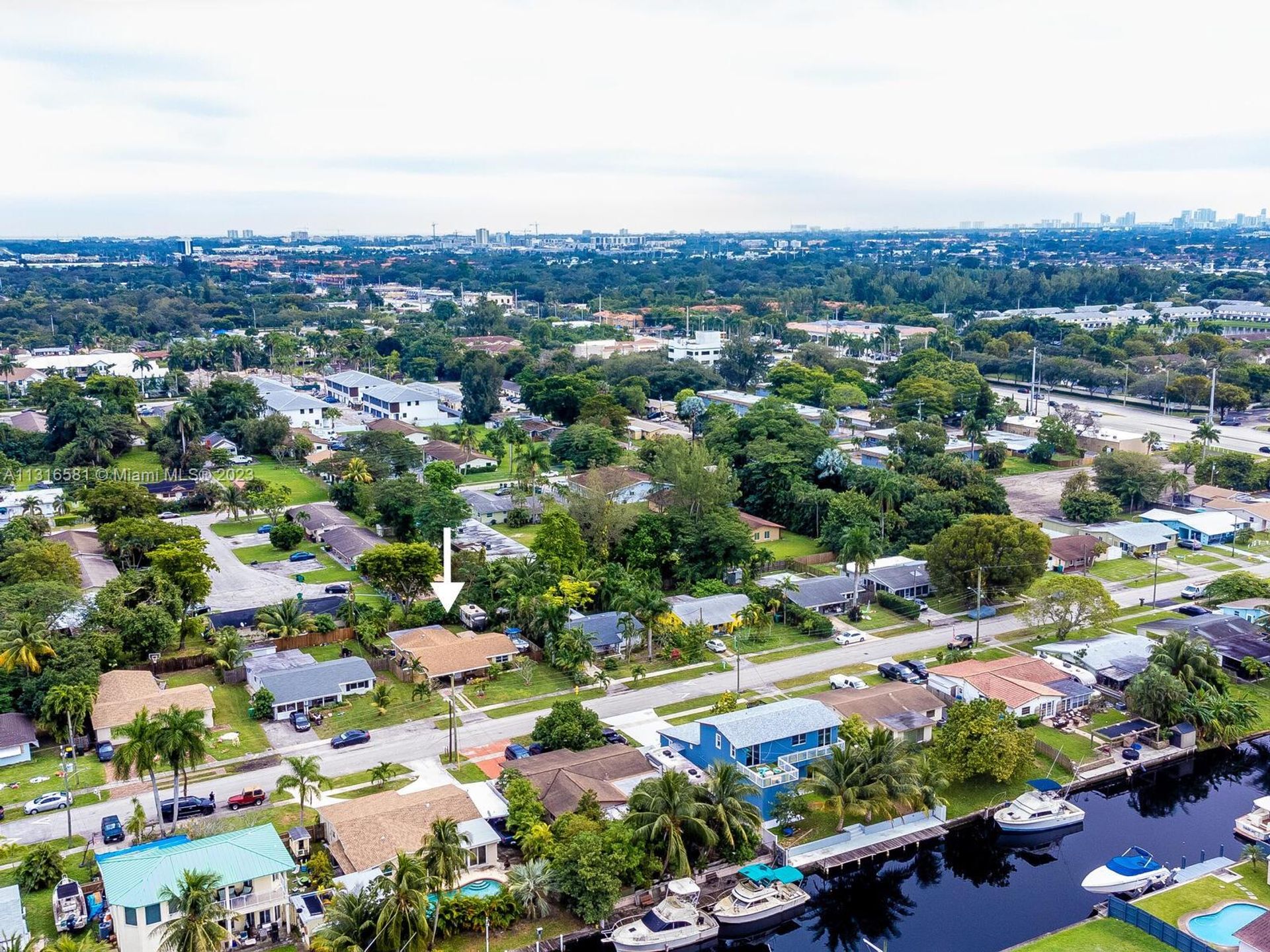 rumah dalam Pantai Dania, Florida 11622172