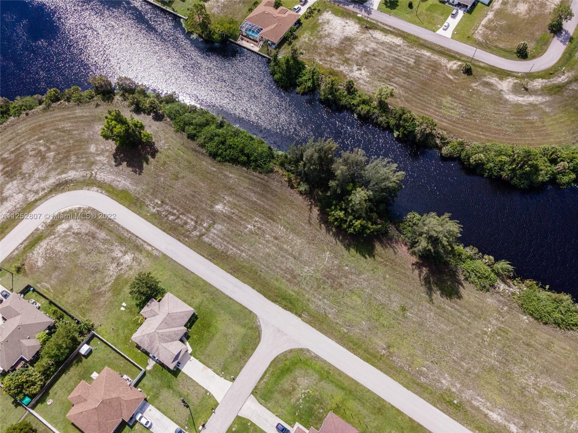 Tanah dalam Cape Coral, Florida 11622184