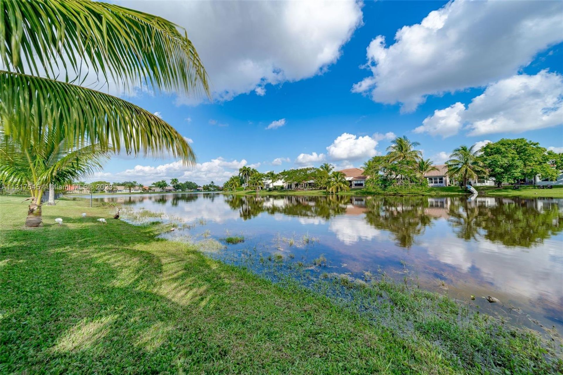 rumah dalam Pembroke Pines, Florida 11622191