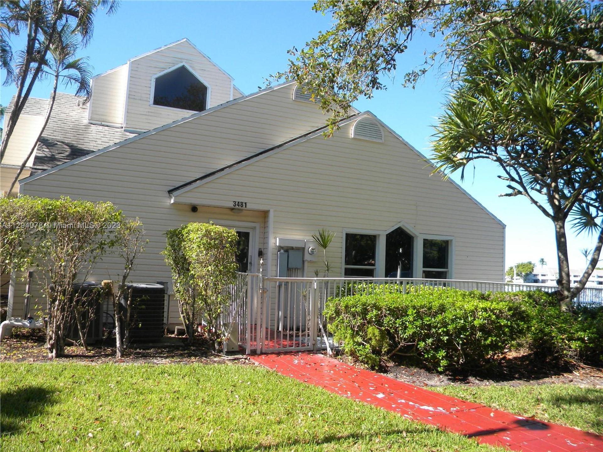 residencial no Lauderdale Lakes, Florida 11622197